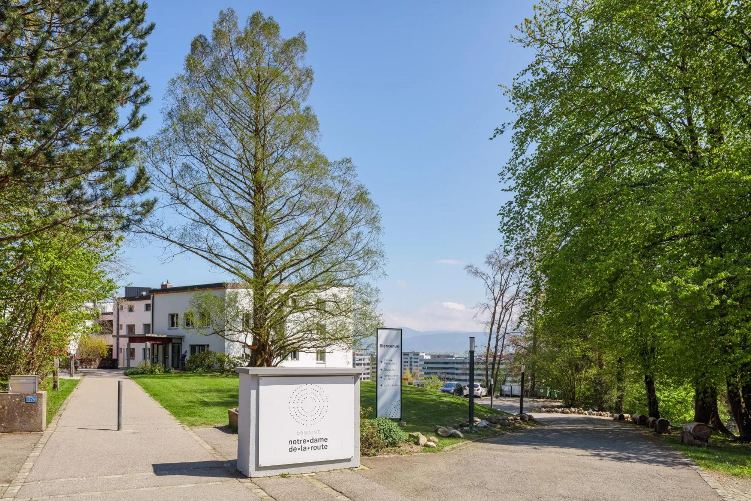 Property building in Le Domaine (Swiss Lodge)