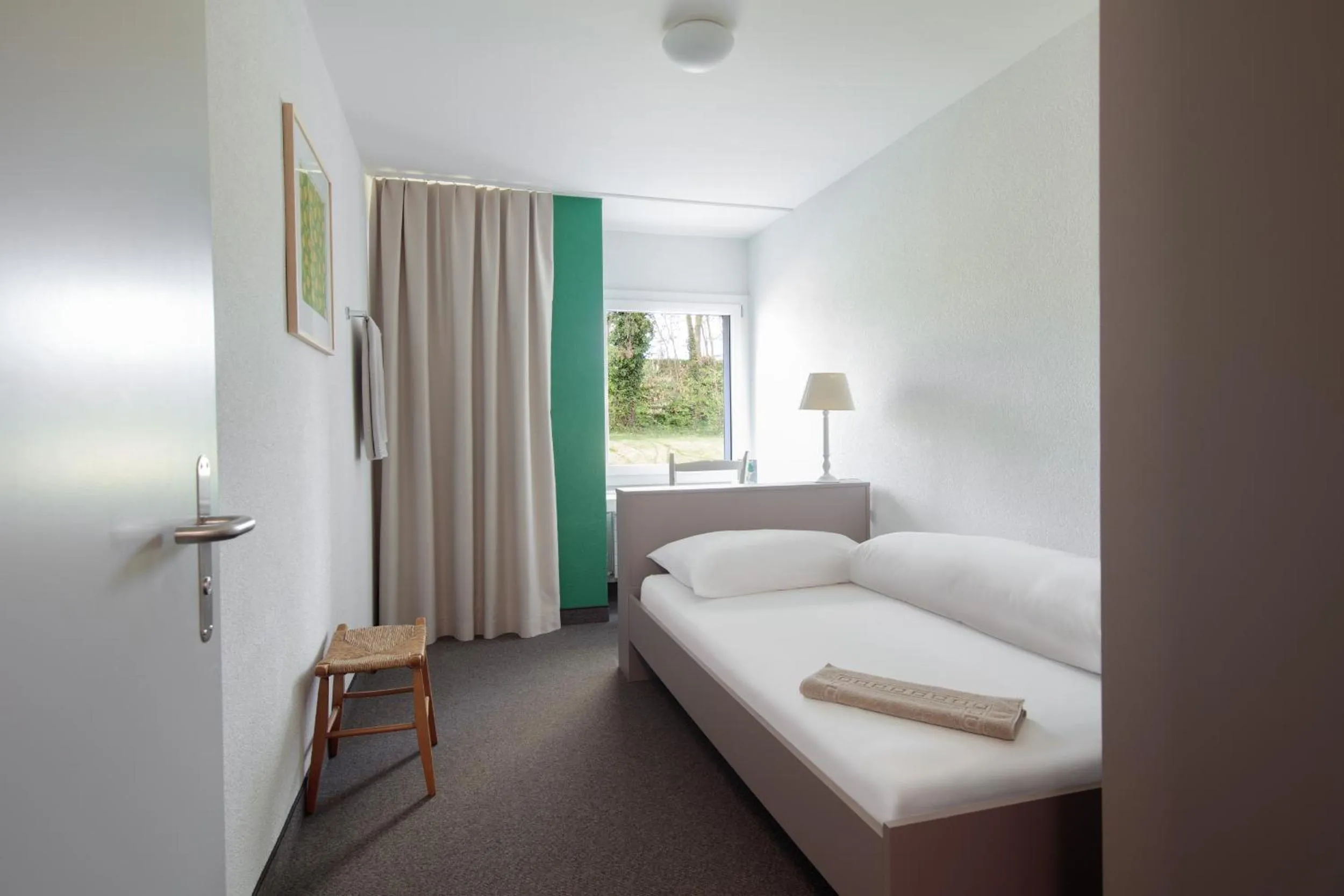 Bedroom, Bed in Le Domaine (Swiss Lodge)