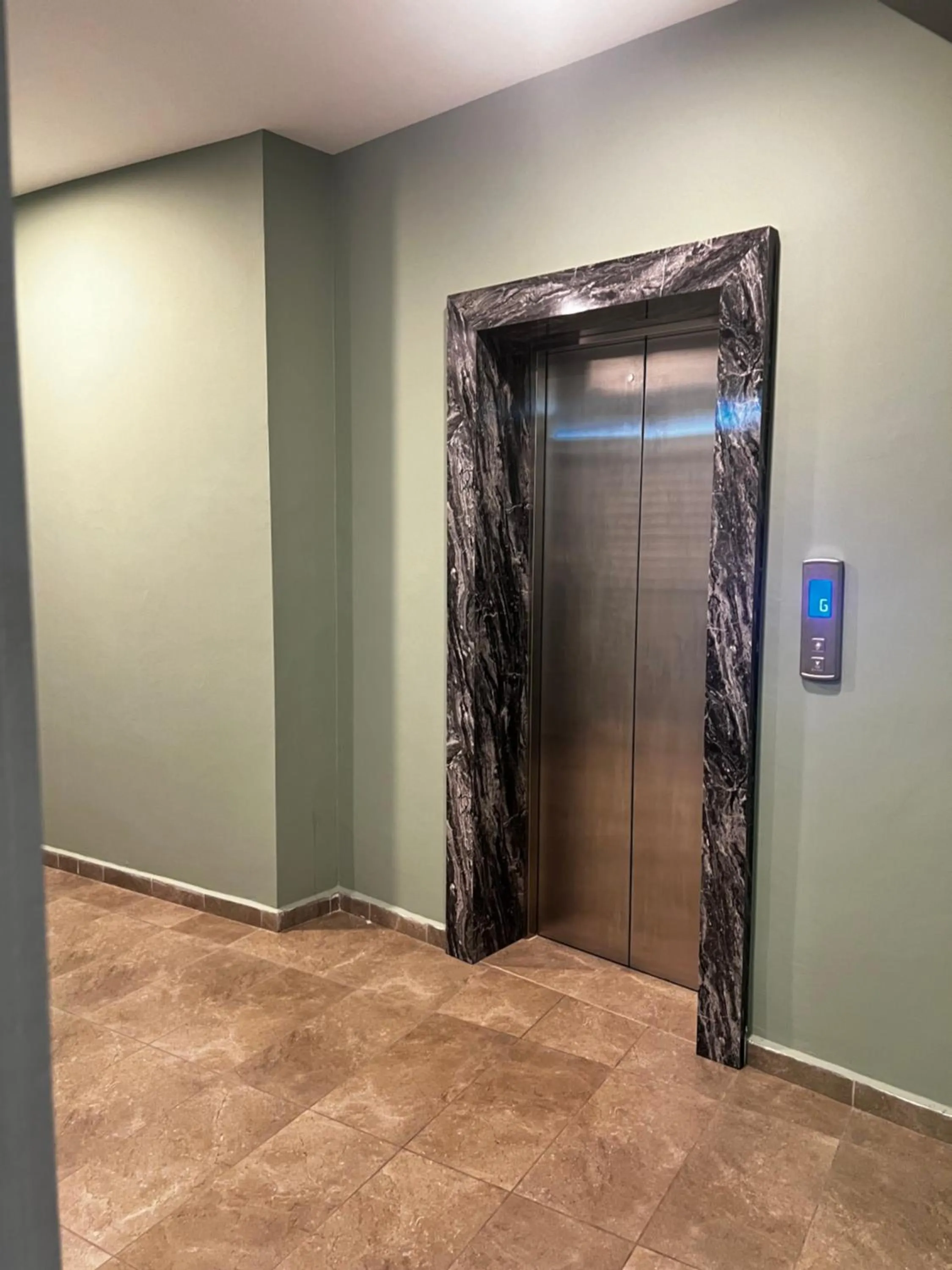 elevator in SiN LiEN HOTEL