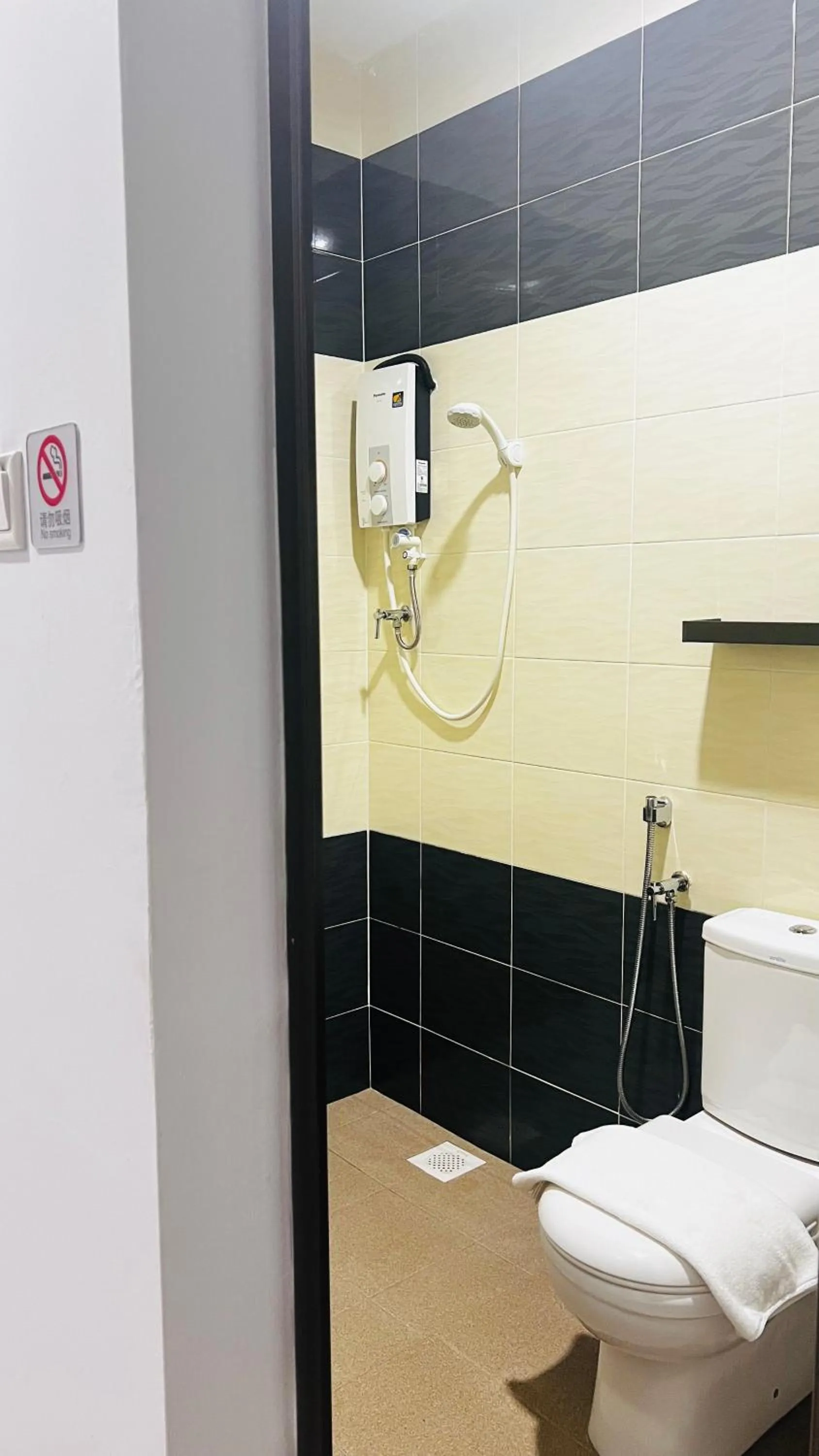 Shower in SiN LiEN HOTEL