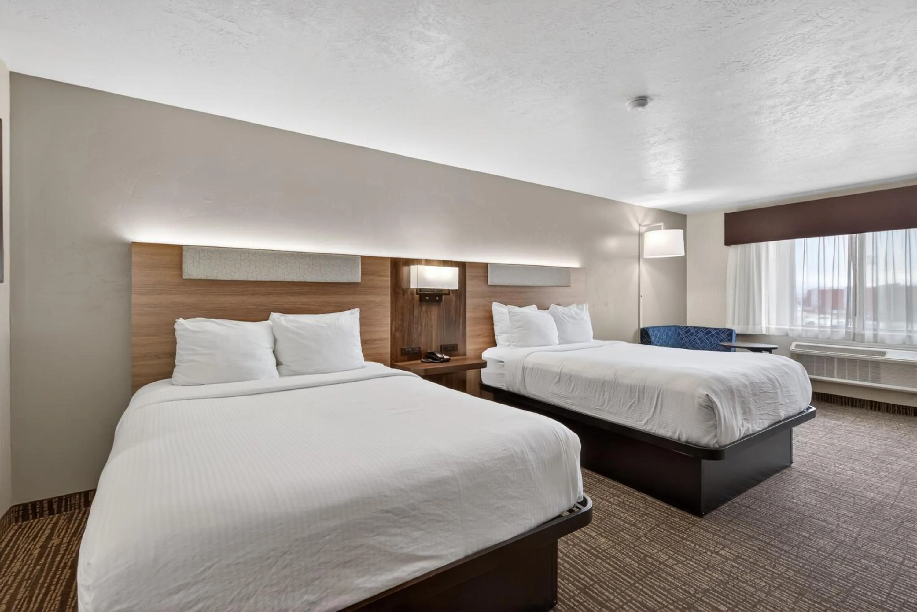 Bed in Best Western Timpanogos Inn