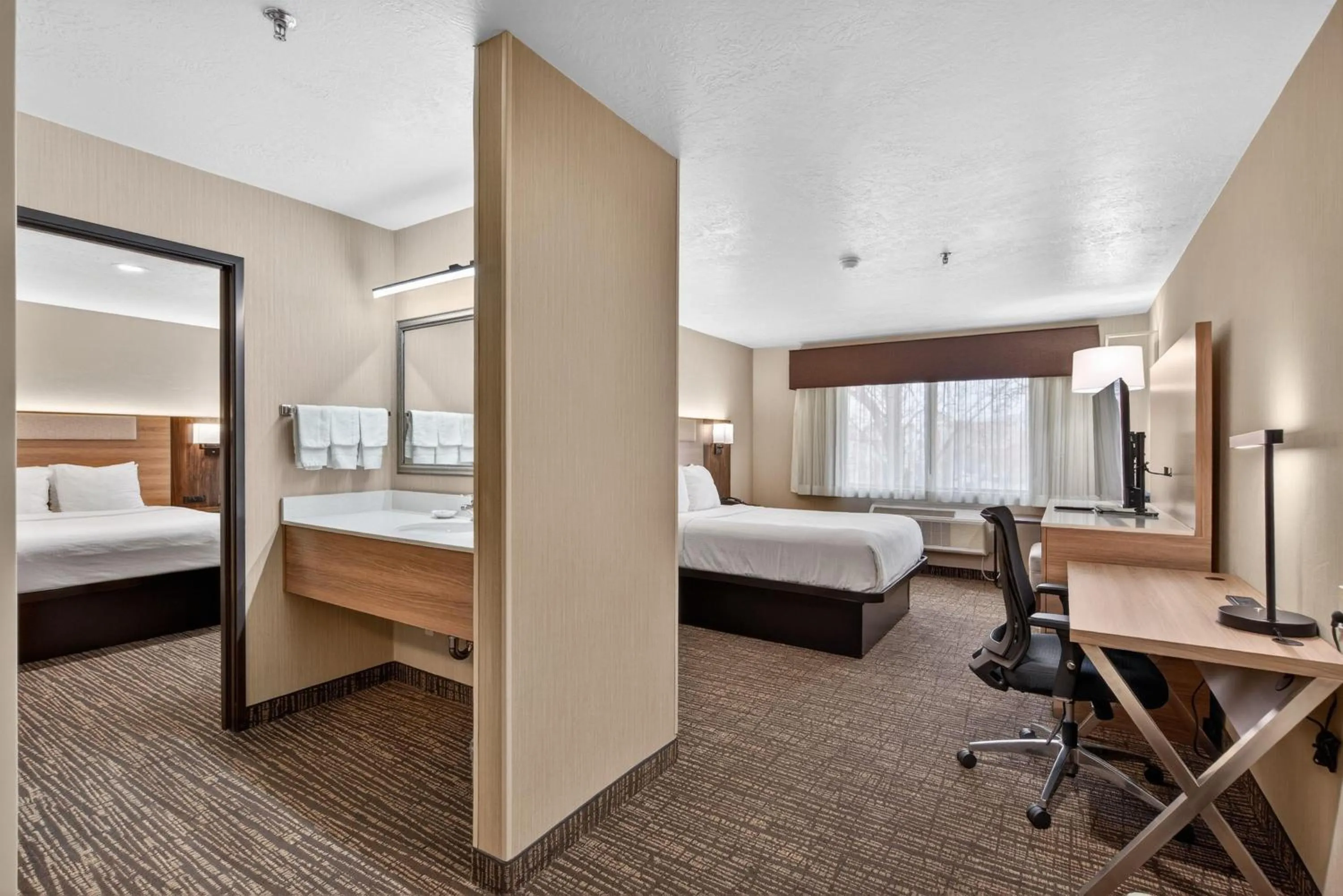 Photo of the whole room, Bed in Best Western Timpanogos Inn