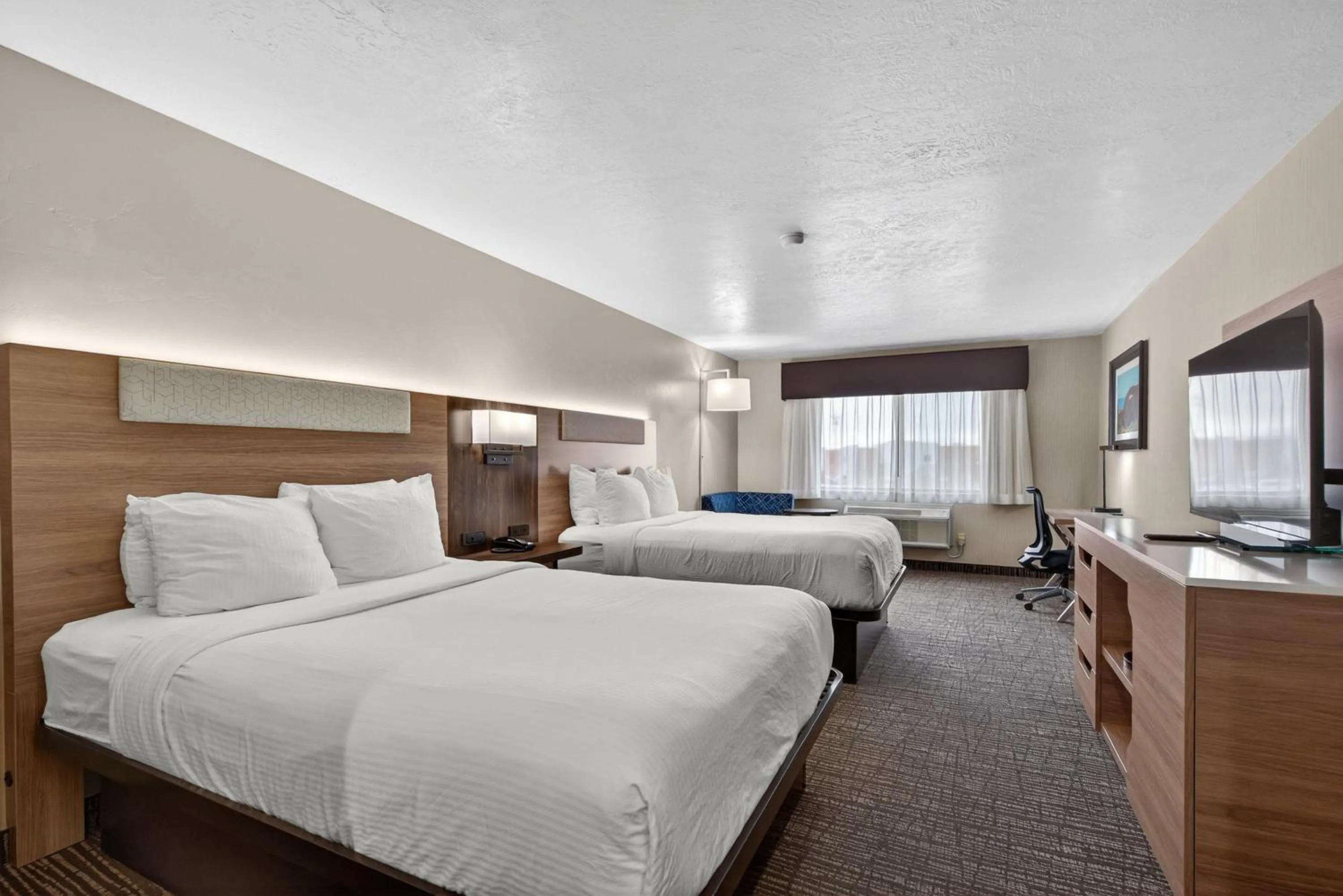Photo of the whole room, Bed in Best Western Timpanogos Inn