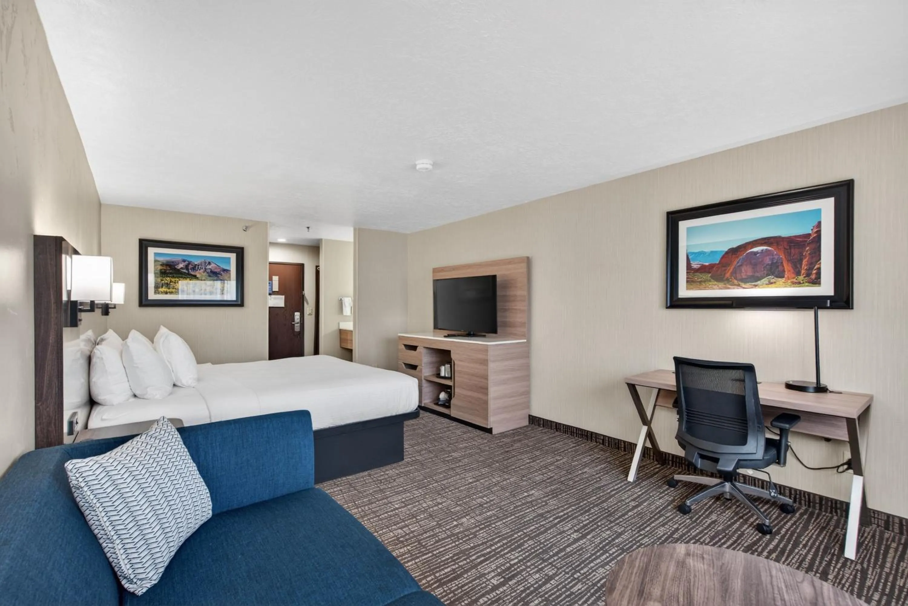 Bed in Best Western Timpanogos Inn