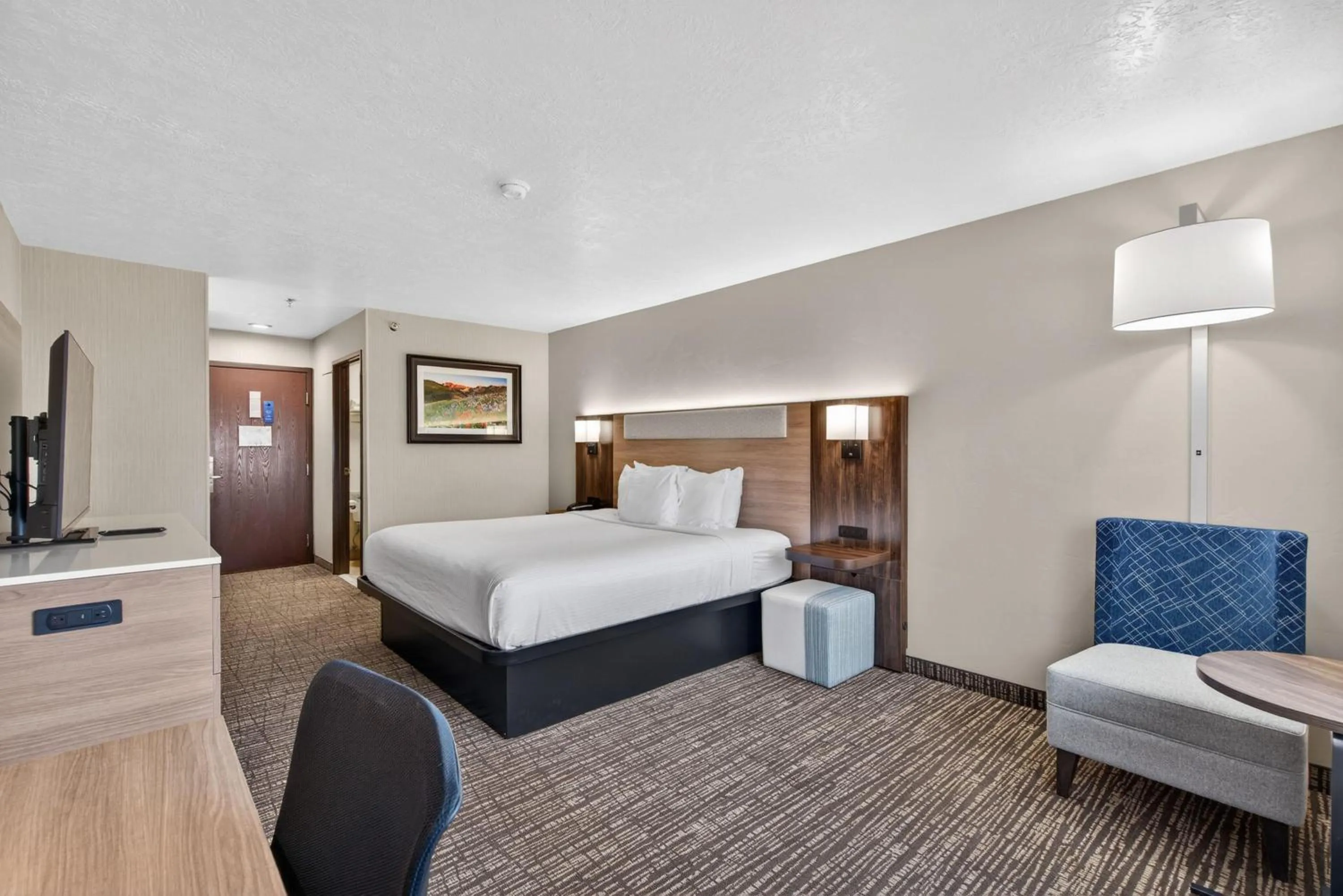 Photo of the whole room, Bed in Best Western Timpanogos Inn