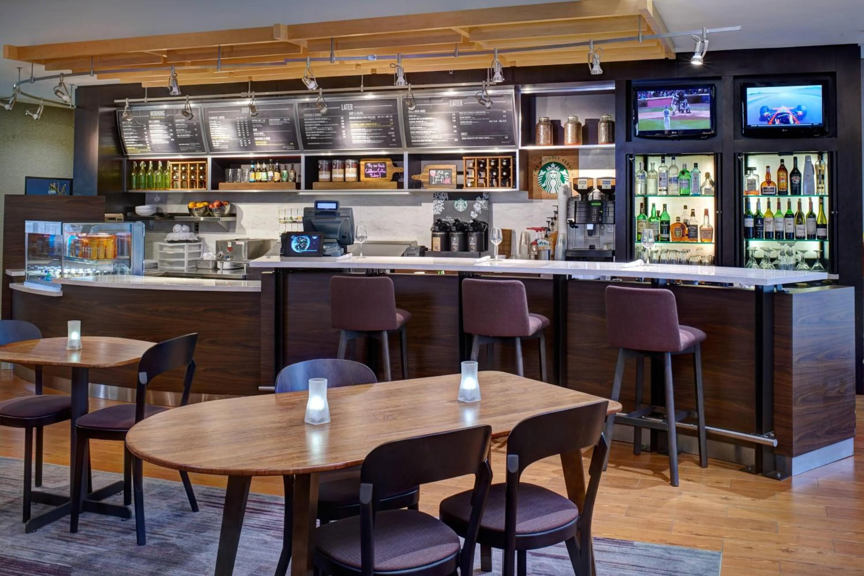 Restaurant/places to eat in Courtyard Chicago Oakbrook Terrace