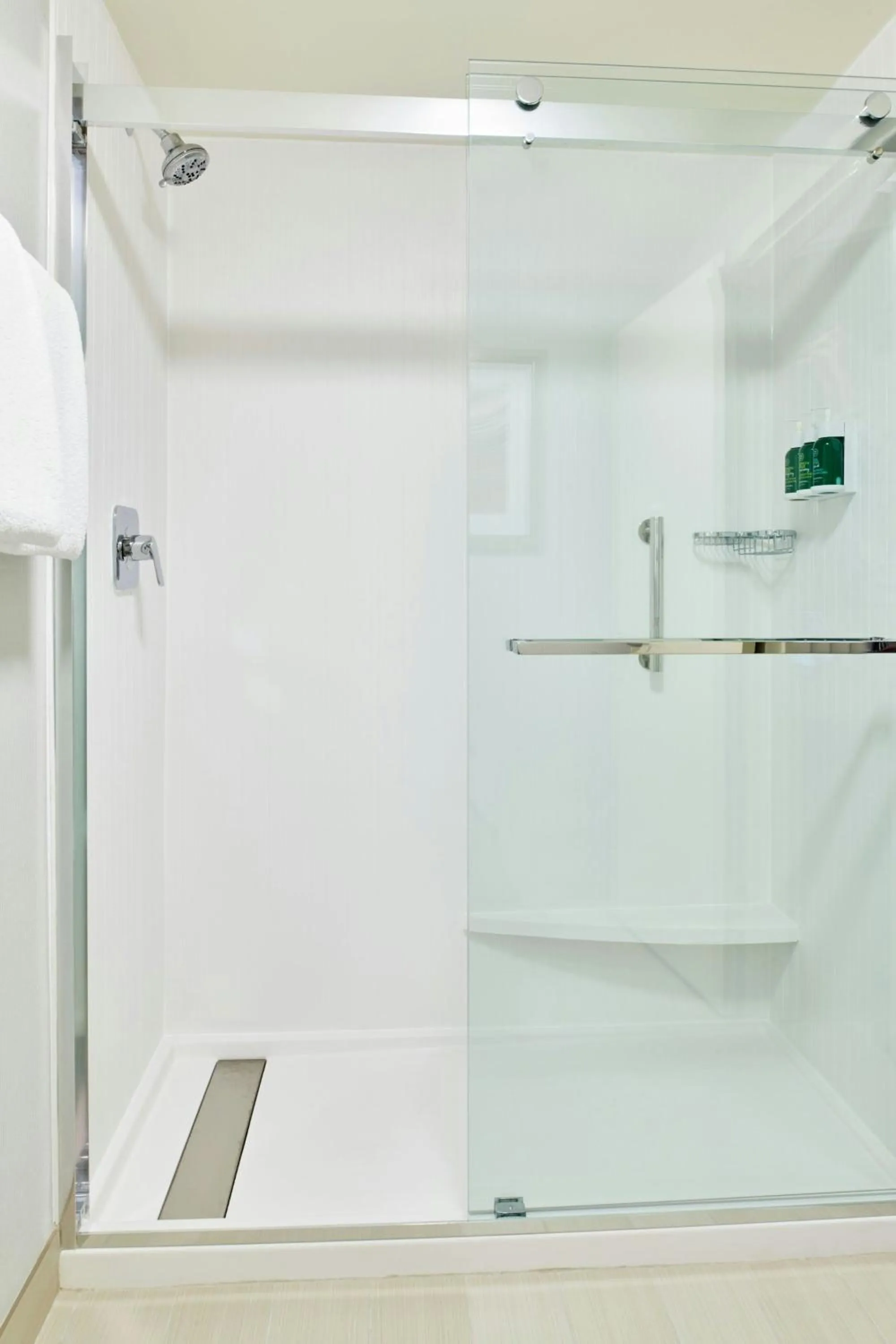 Bathroom in Courtyard Chicago Oakbrook Terrace