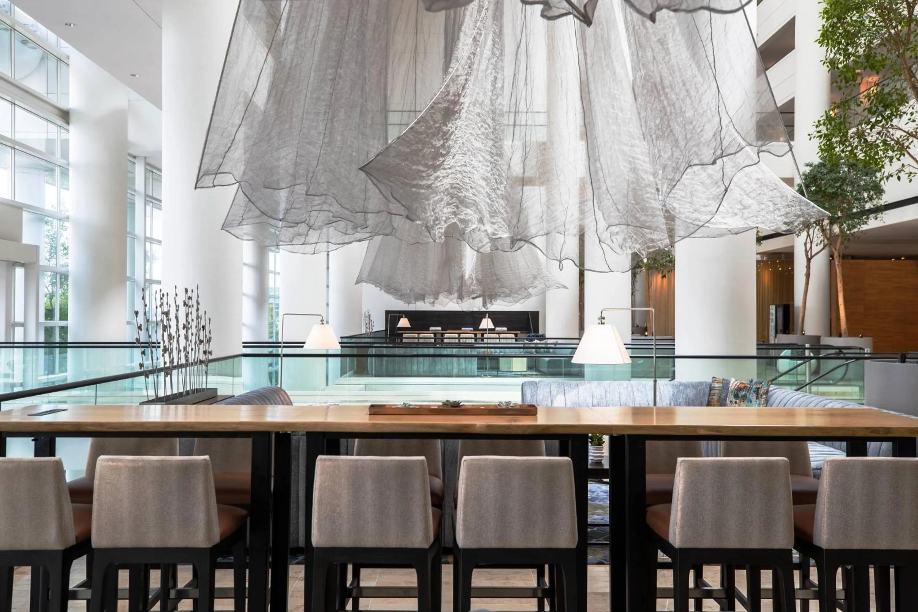 Lobby or reception in Renaissance Schaumburg Convention Center Hotel