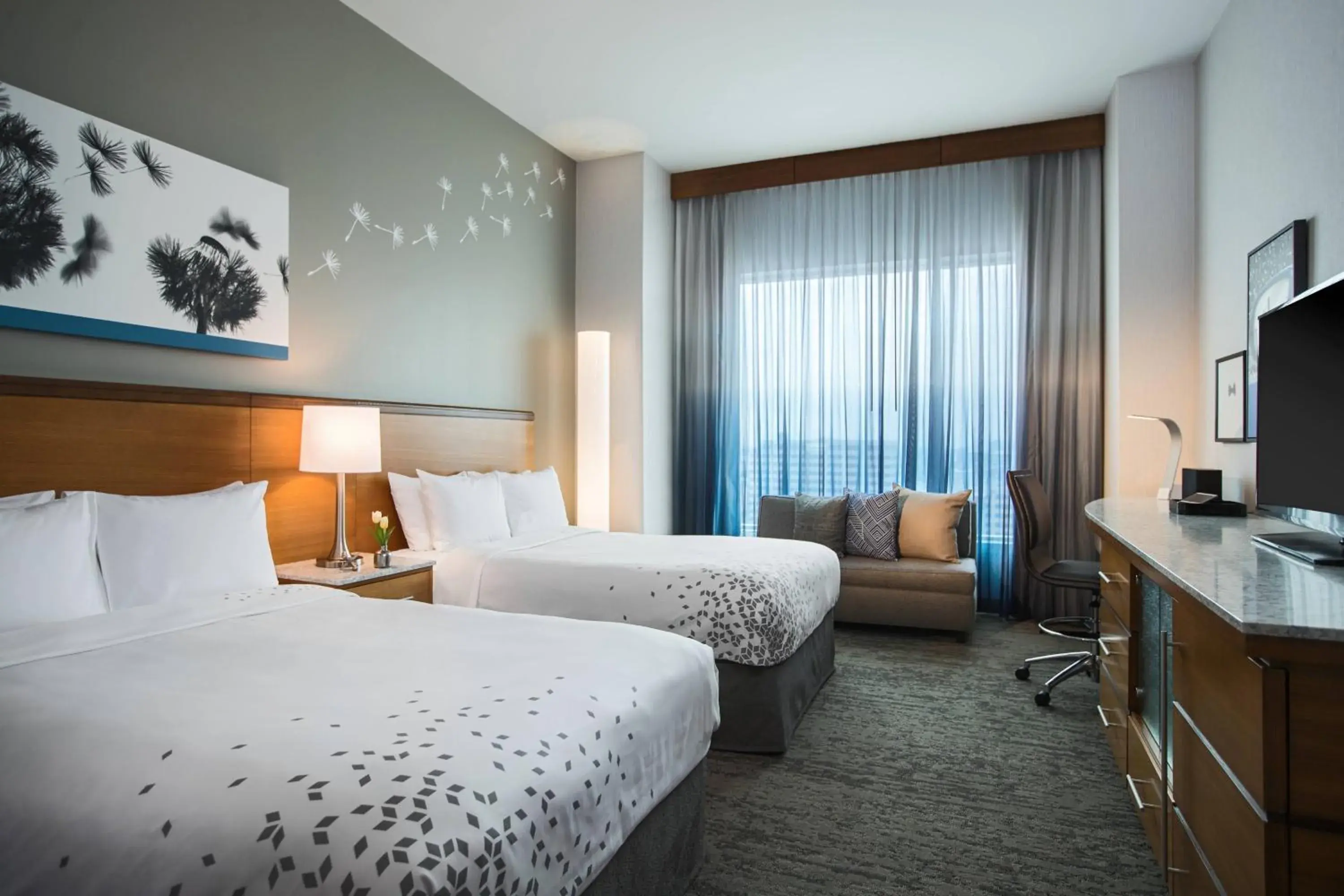 Guest Room with Two Double Beds in Renaissance Schaumburg Convention Center Hotel Guest Room with Two Double Beds in Renaissance Schaumburg Convention Center Hotel