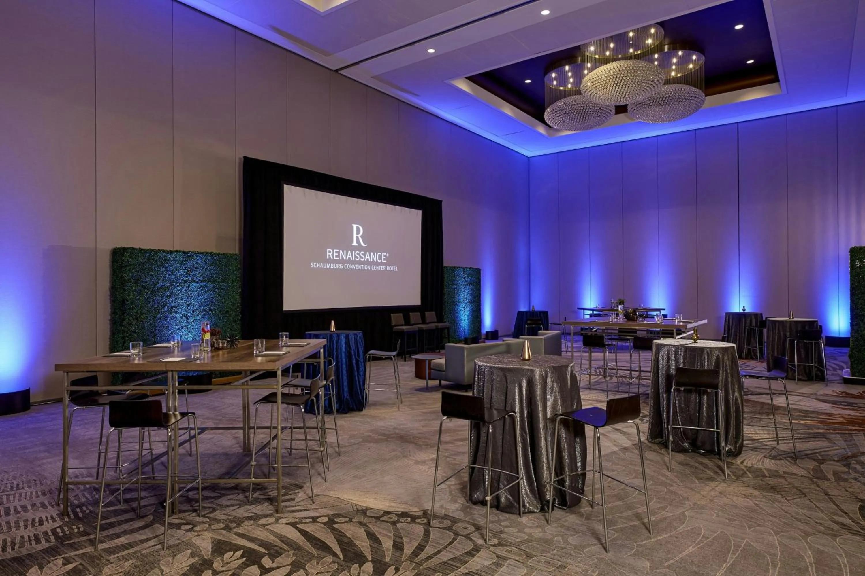 Meeting/conference room in Renaissance Schaumburg Convention Center Hotel