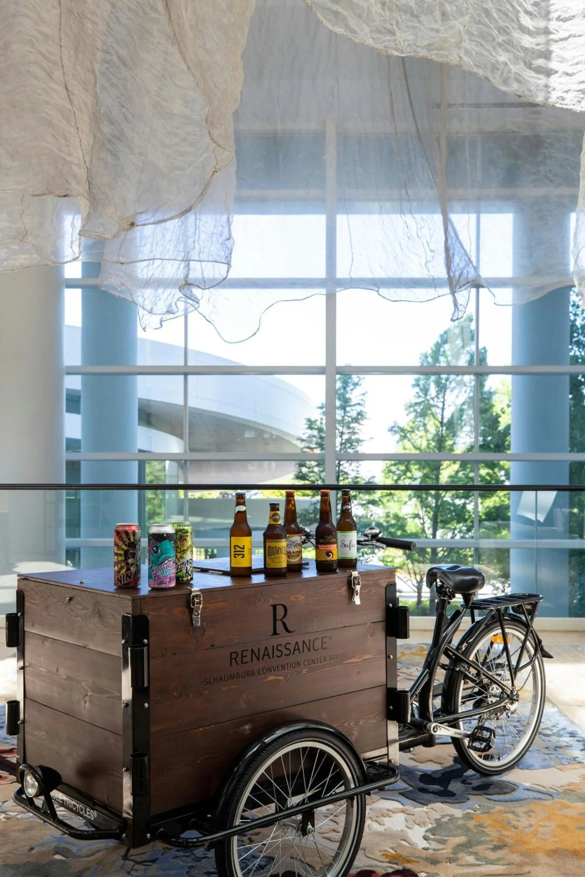 Meeting/conference room in Renaissance Schaumburg Convention Center Hotel