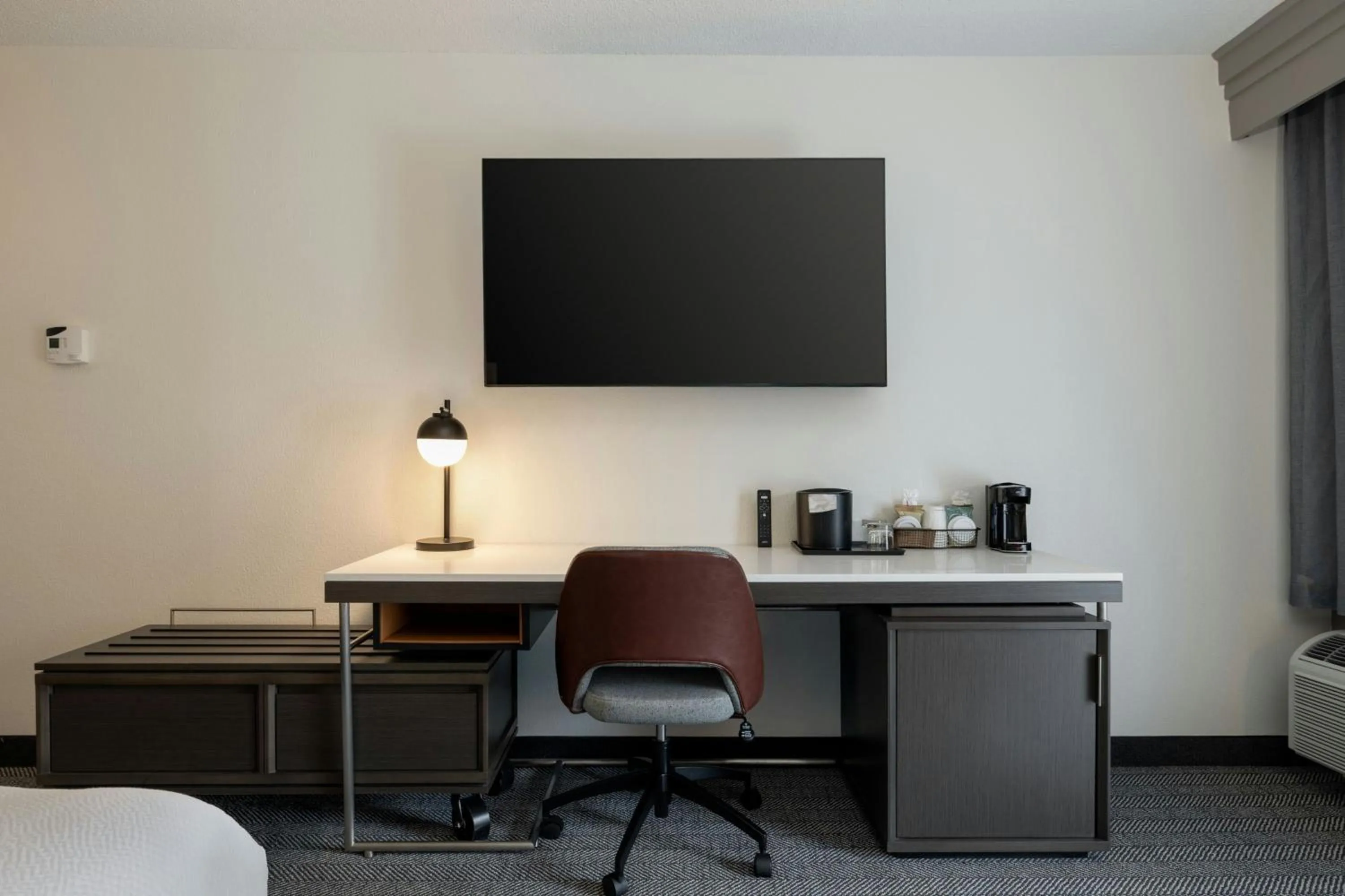 Photo of the whole room in Courtyard by Marriott North Charleston Airport Coliseum