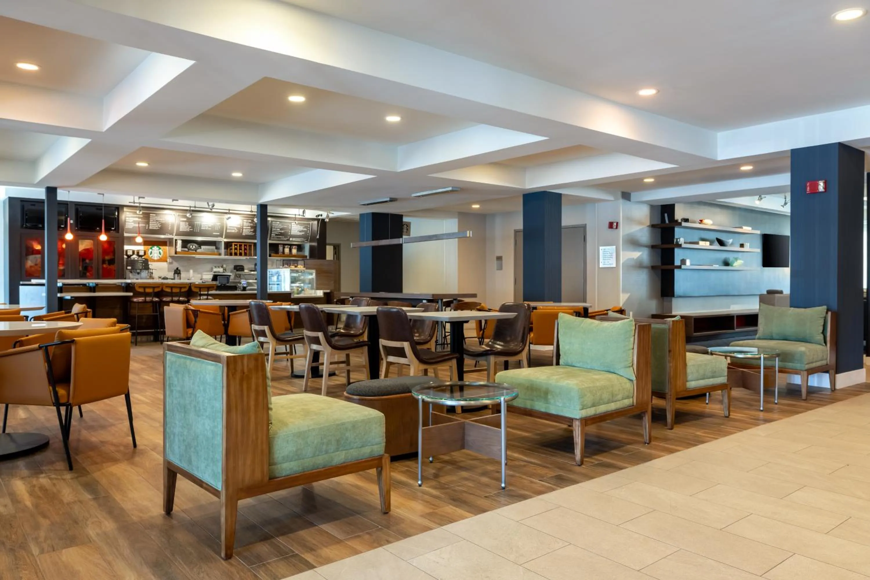 Restaurant/places to eat in Courtyard by Marriott North Charleston Airport Coliseum
