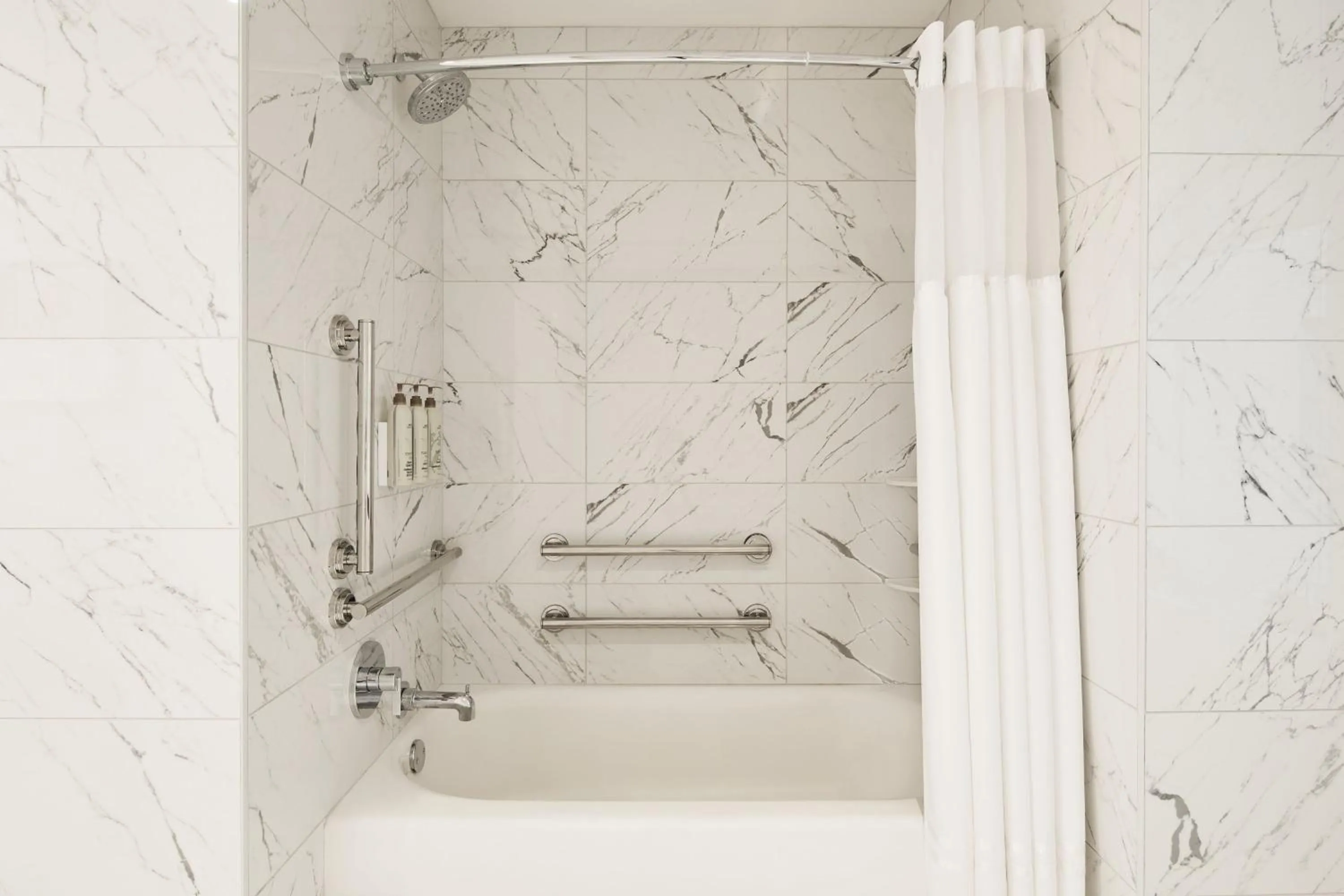 Bathroom in Hotel Cleveland Autograph Collection