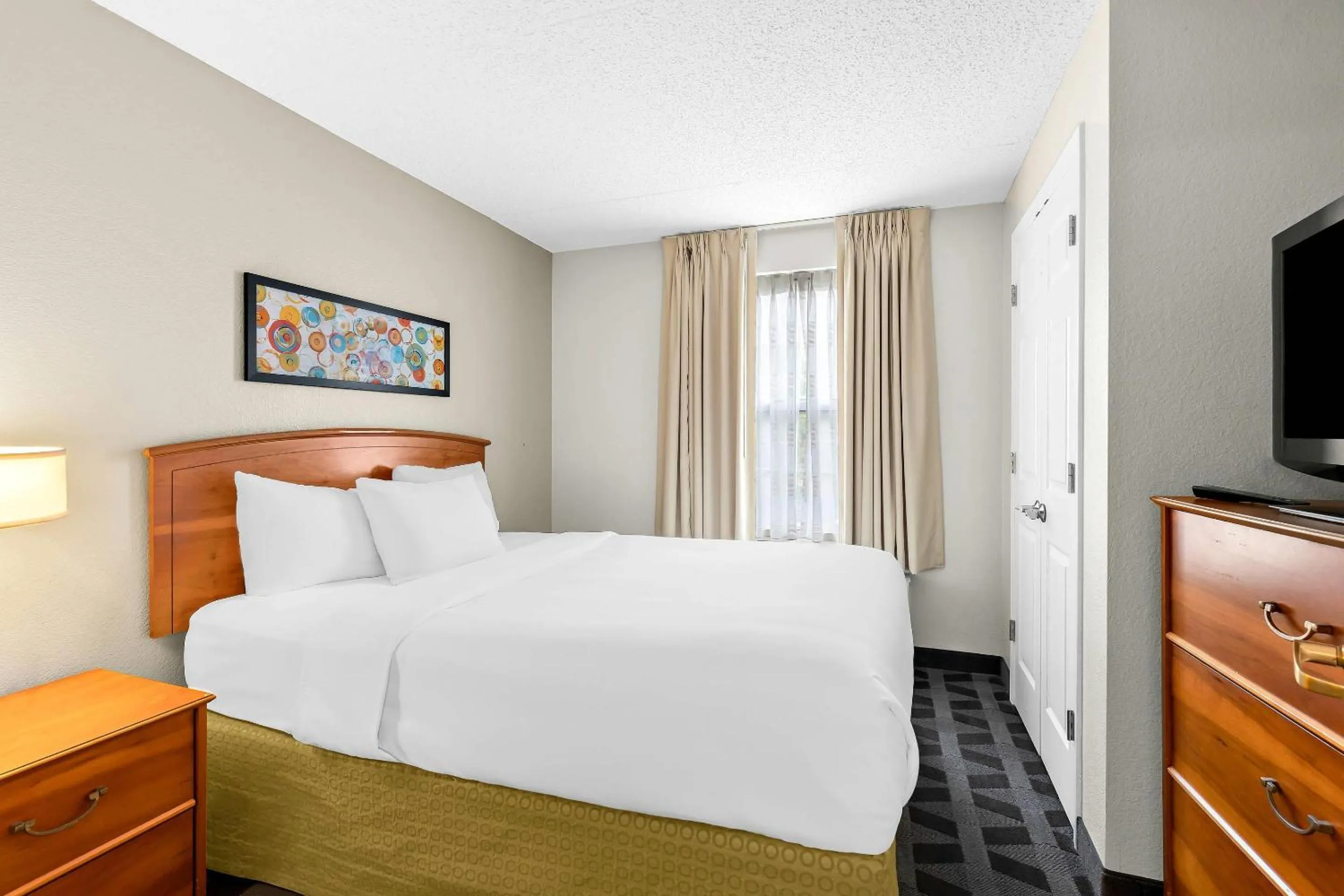 Bedroom, Bed in MainStay Suites Middleburg Heights Cleveland Airport