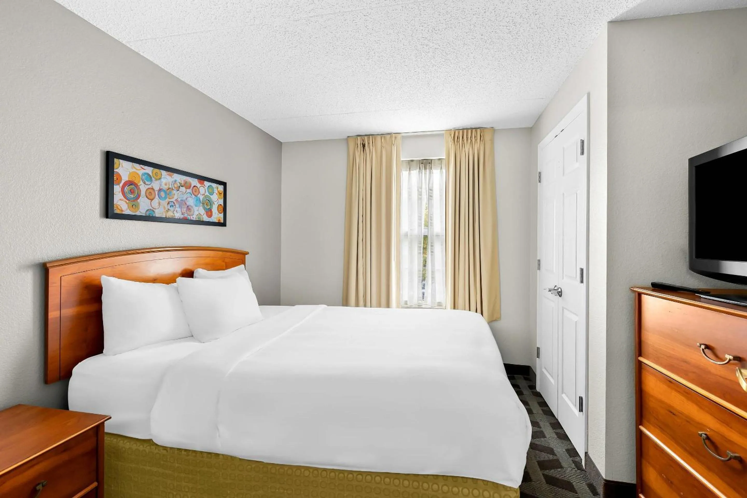 Bedroom, Bed in MainStay Suites Middleburg Heights Cleveland Airport