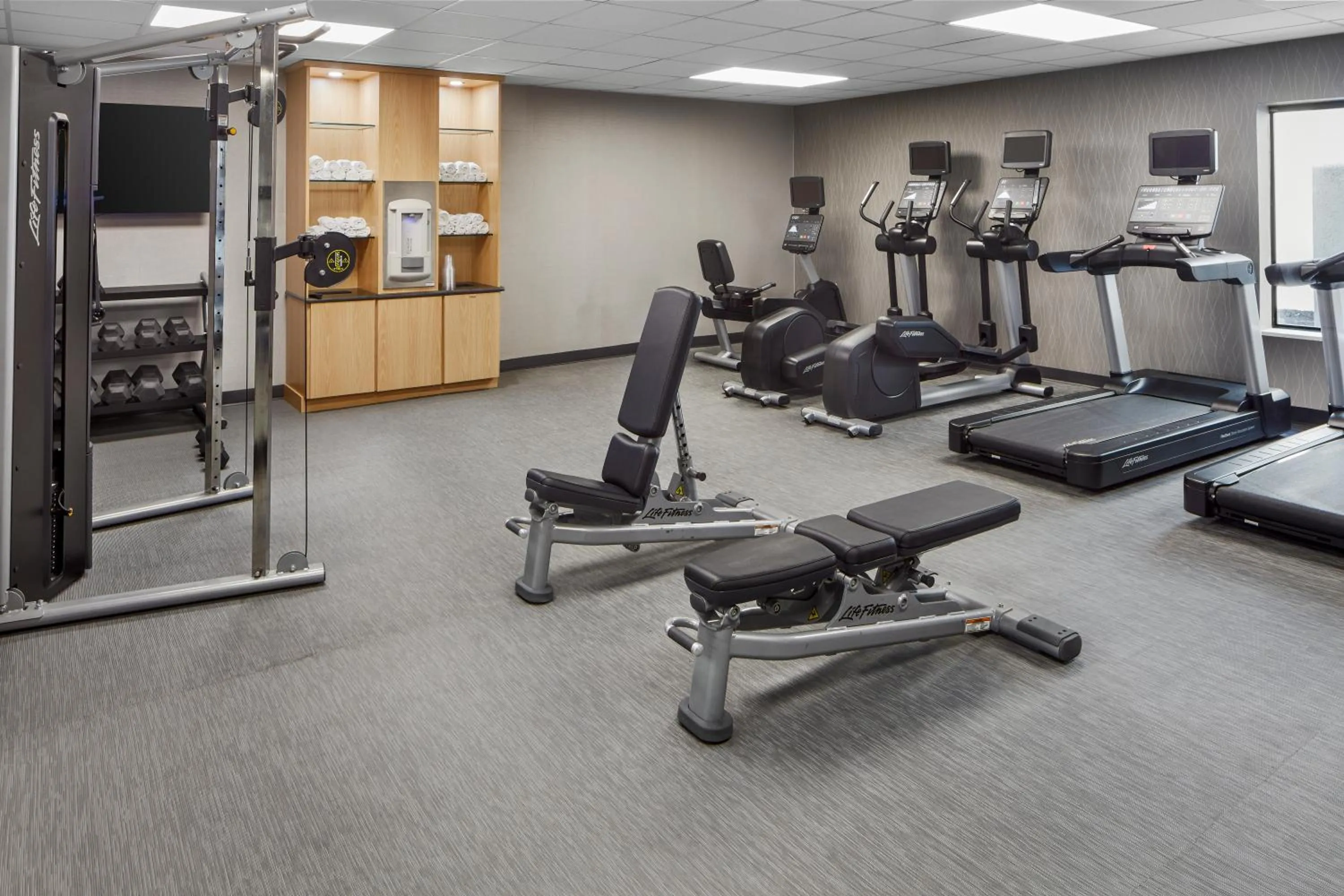 Fitness centre/facilities in Courtyard Columbus Dublin