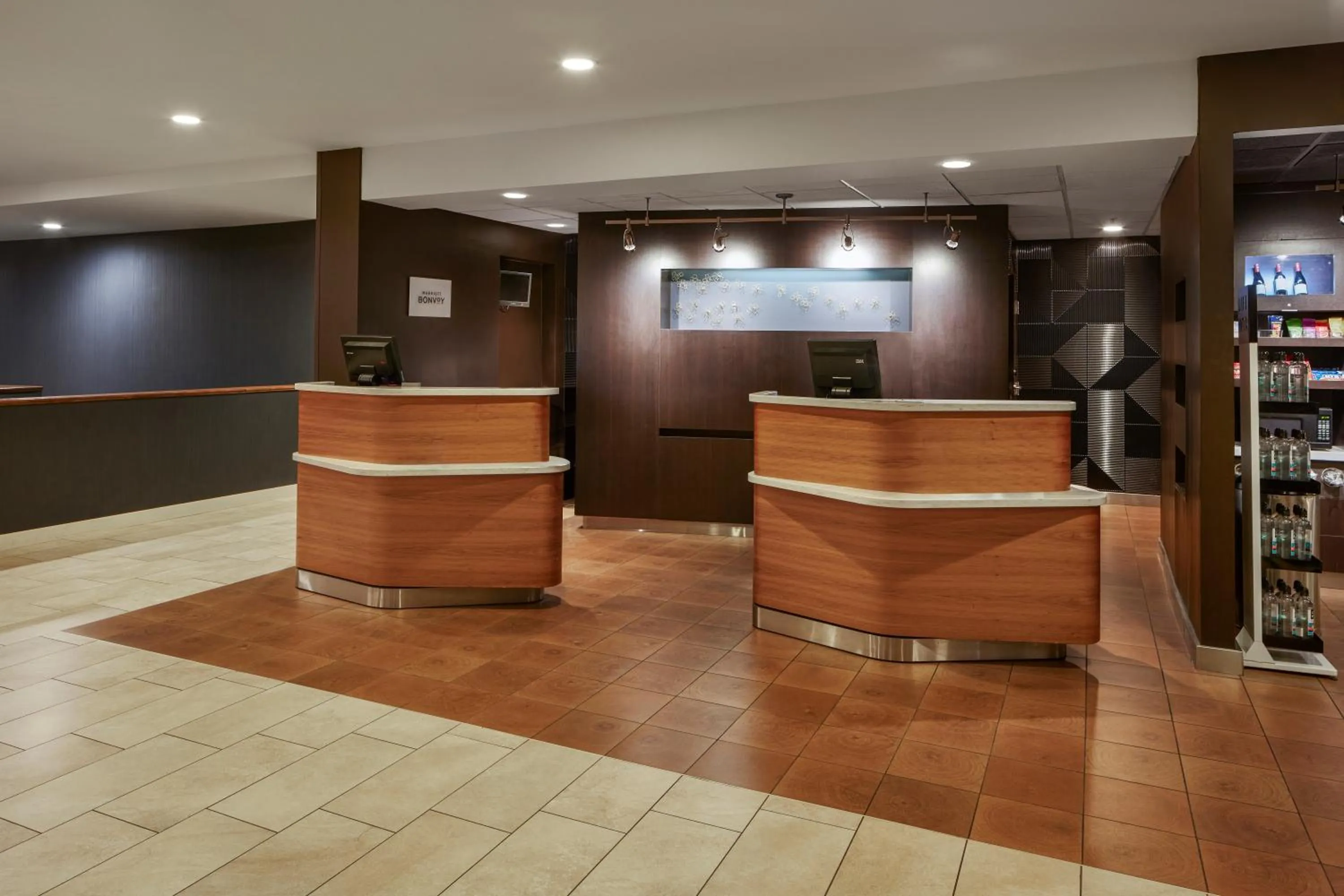 Lobby or reception in Courtyard Columbus Dublin