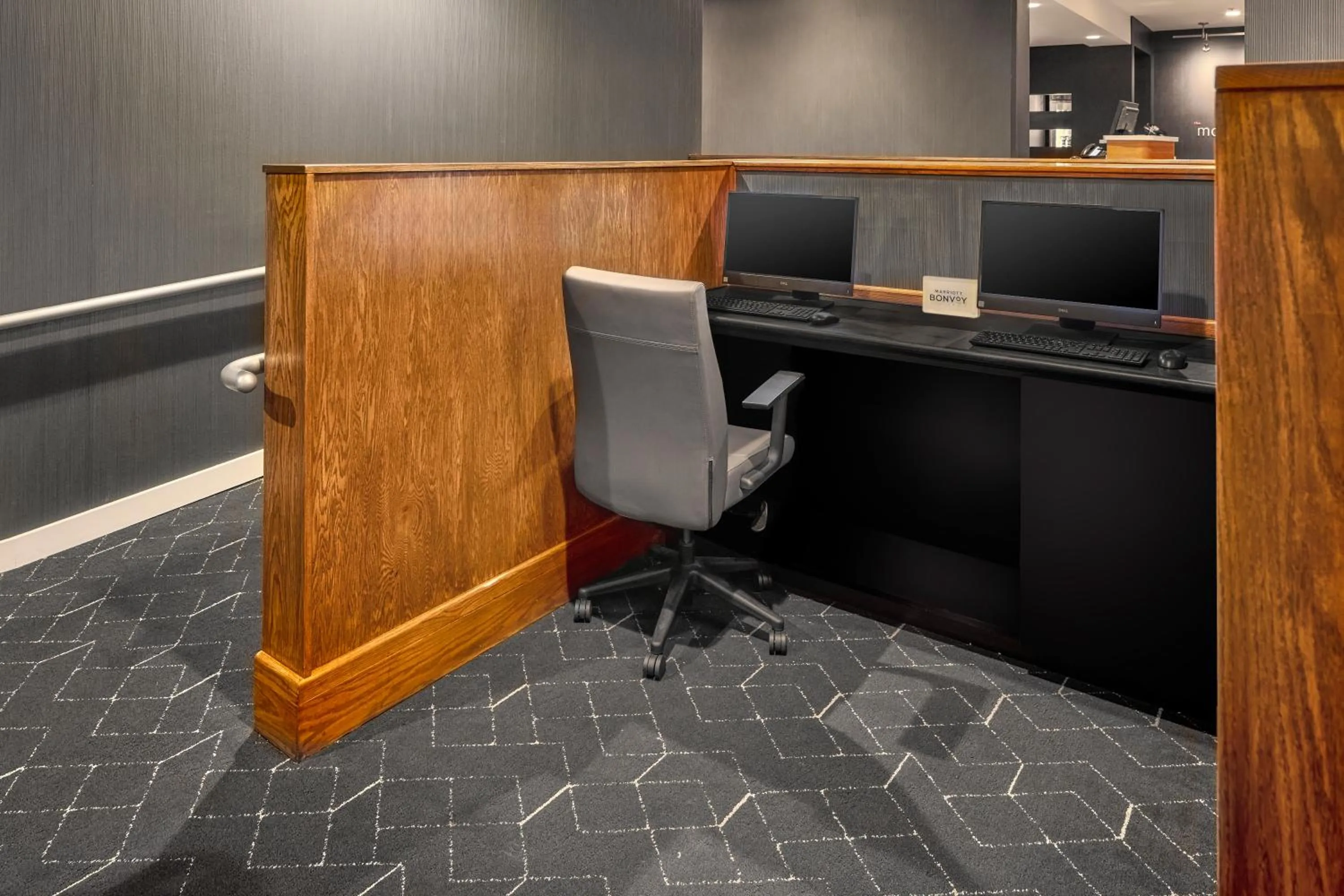 Business facilities in Courtyard Columbus Dublin