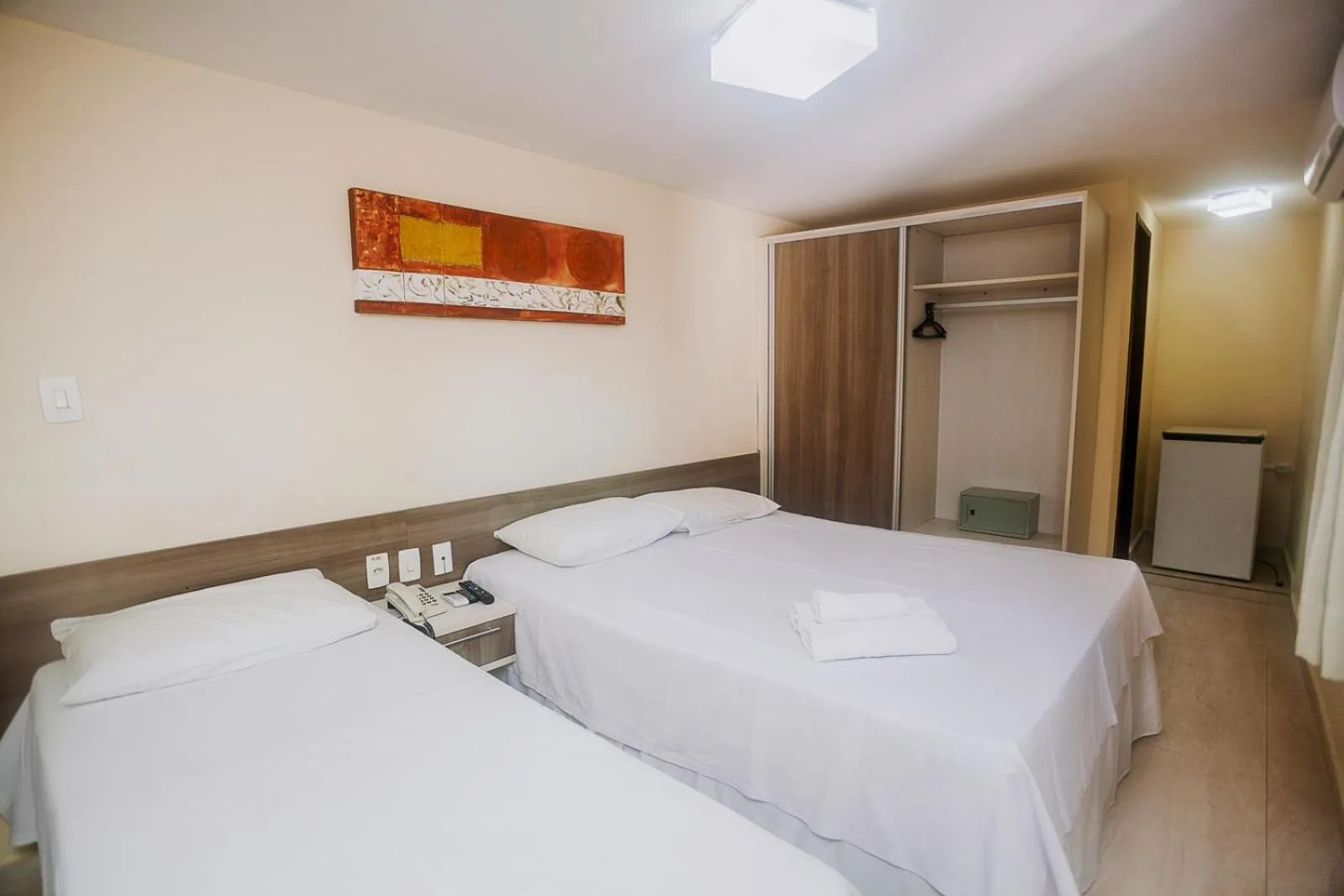 Standard Triple Room in Alimar Hotel