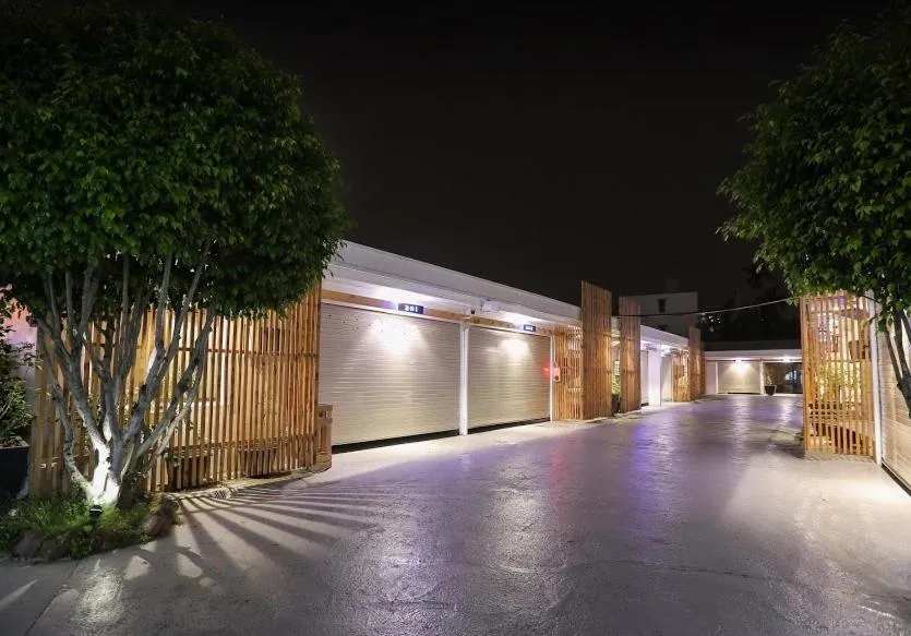 Property building in Roppongi Motel