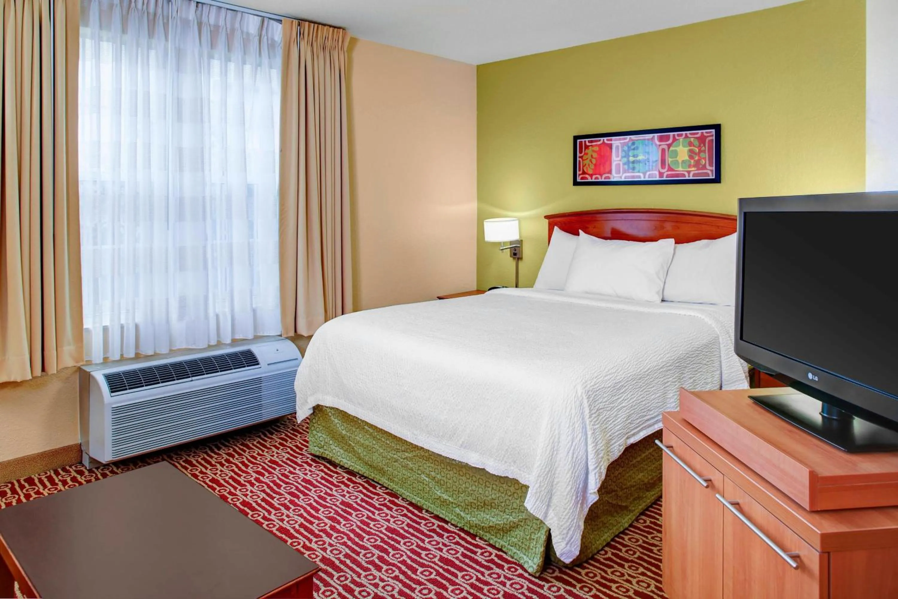 Photo of the whole room, Bed in TownePlace Suites Columbus Airport Gahanna