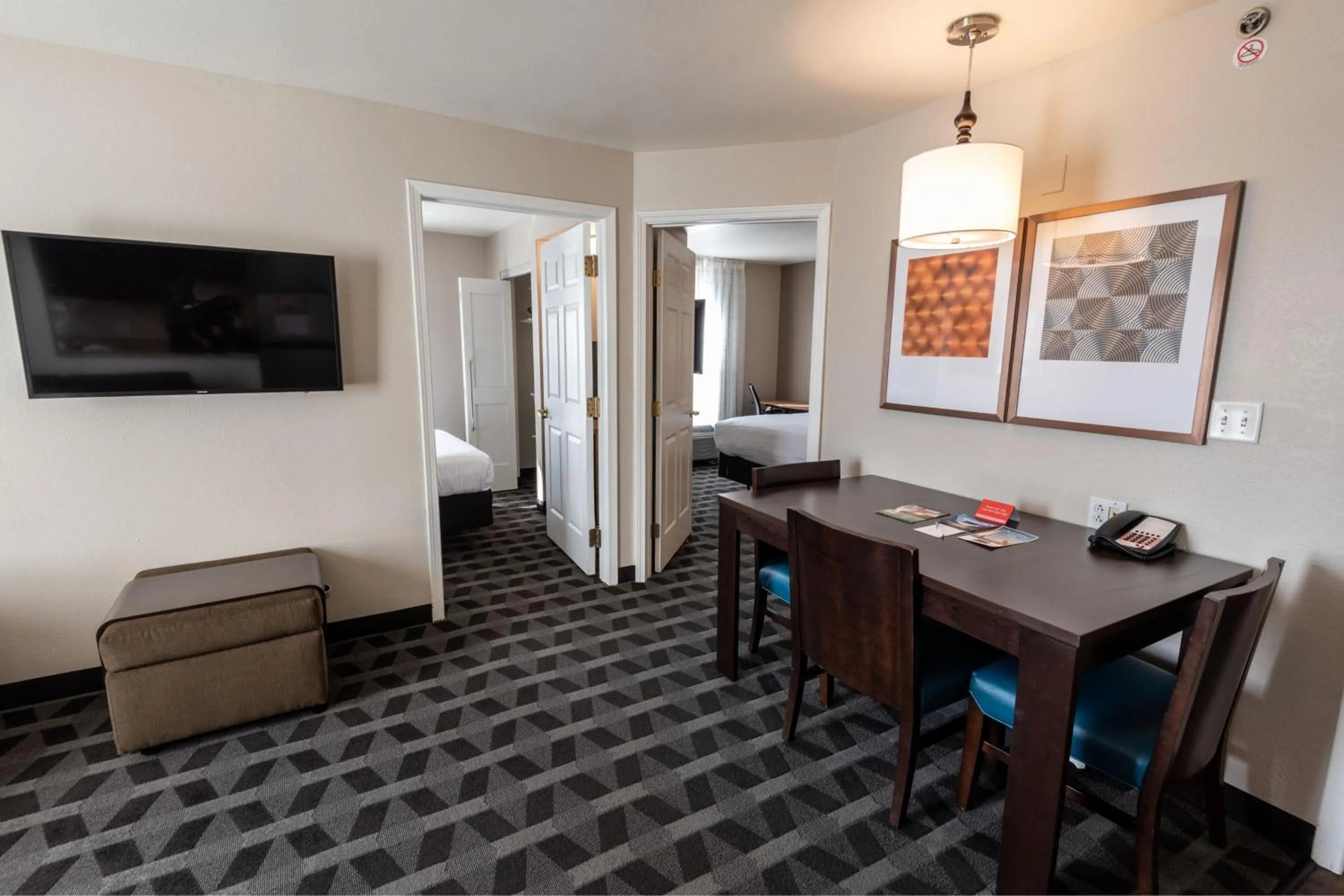 Photo of the whole room, Bed in TownePlace Suites Columbus Airport Gahanna