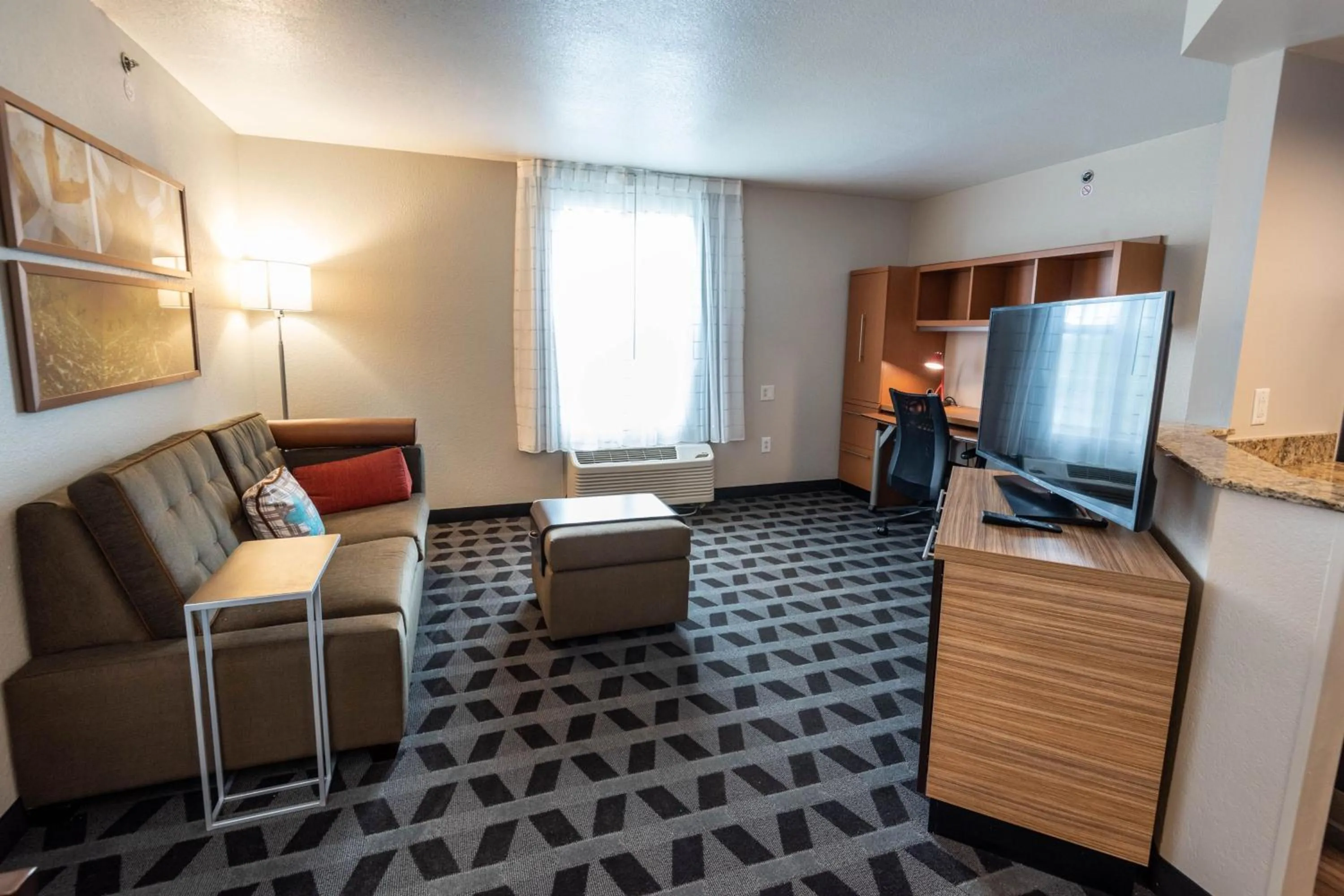 Living room in TownePlace Suites Columbus Airport Gahanna