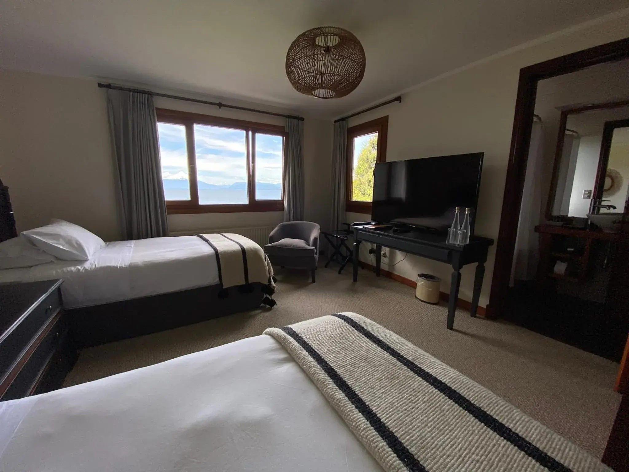 Twin Room with Lake View in Casa Molino Hotel Boutique & Restaurant Puerto Varas Twin Room with Lake View in Casa Molino Hotel Boutique & Restaurant Puerto Varas