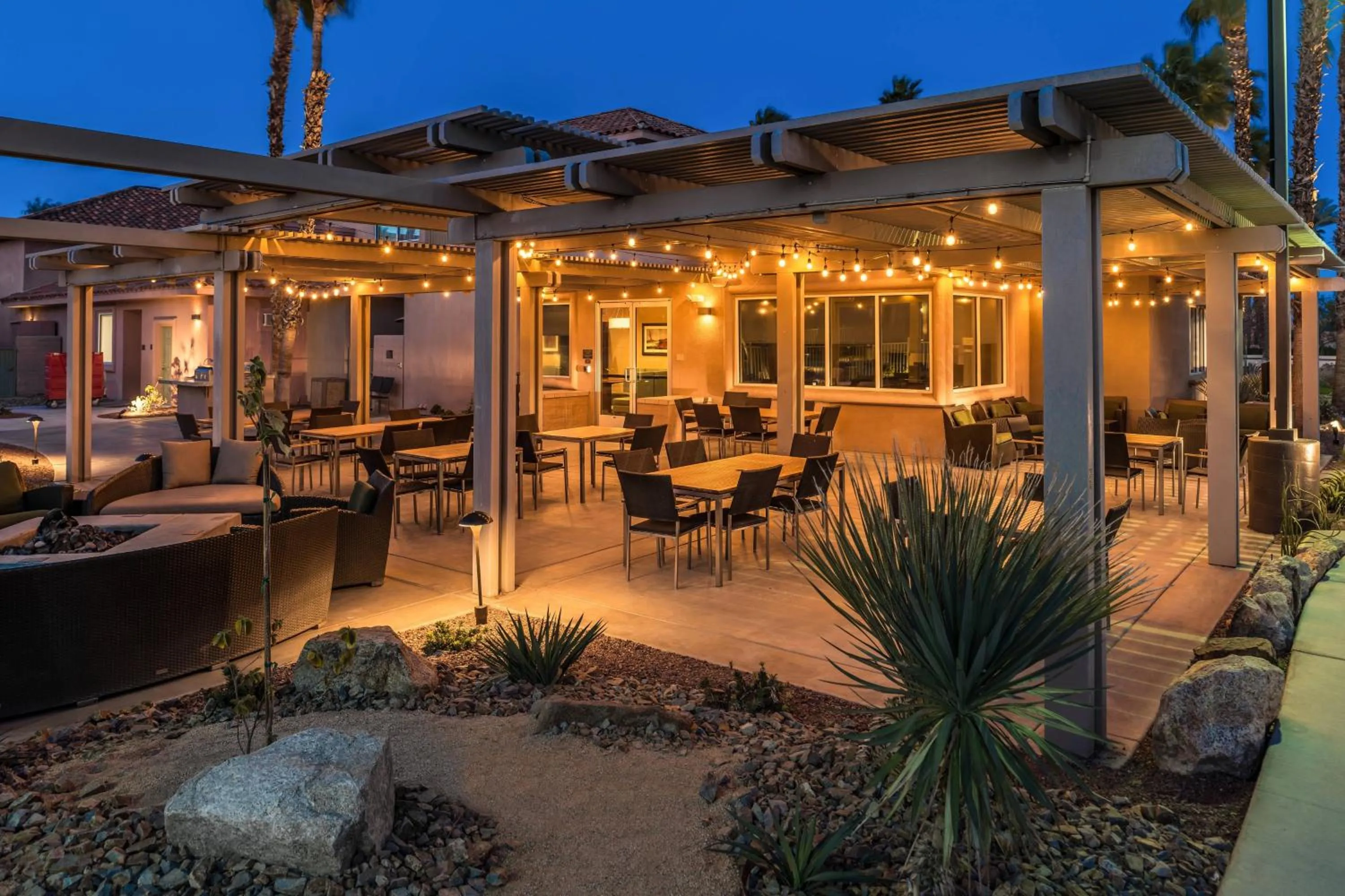 Restaurant/places to eat in Residence Inn Palm Desert
