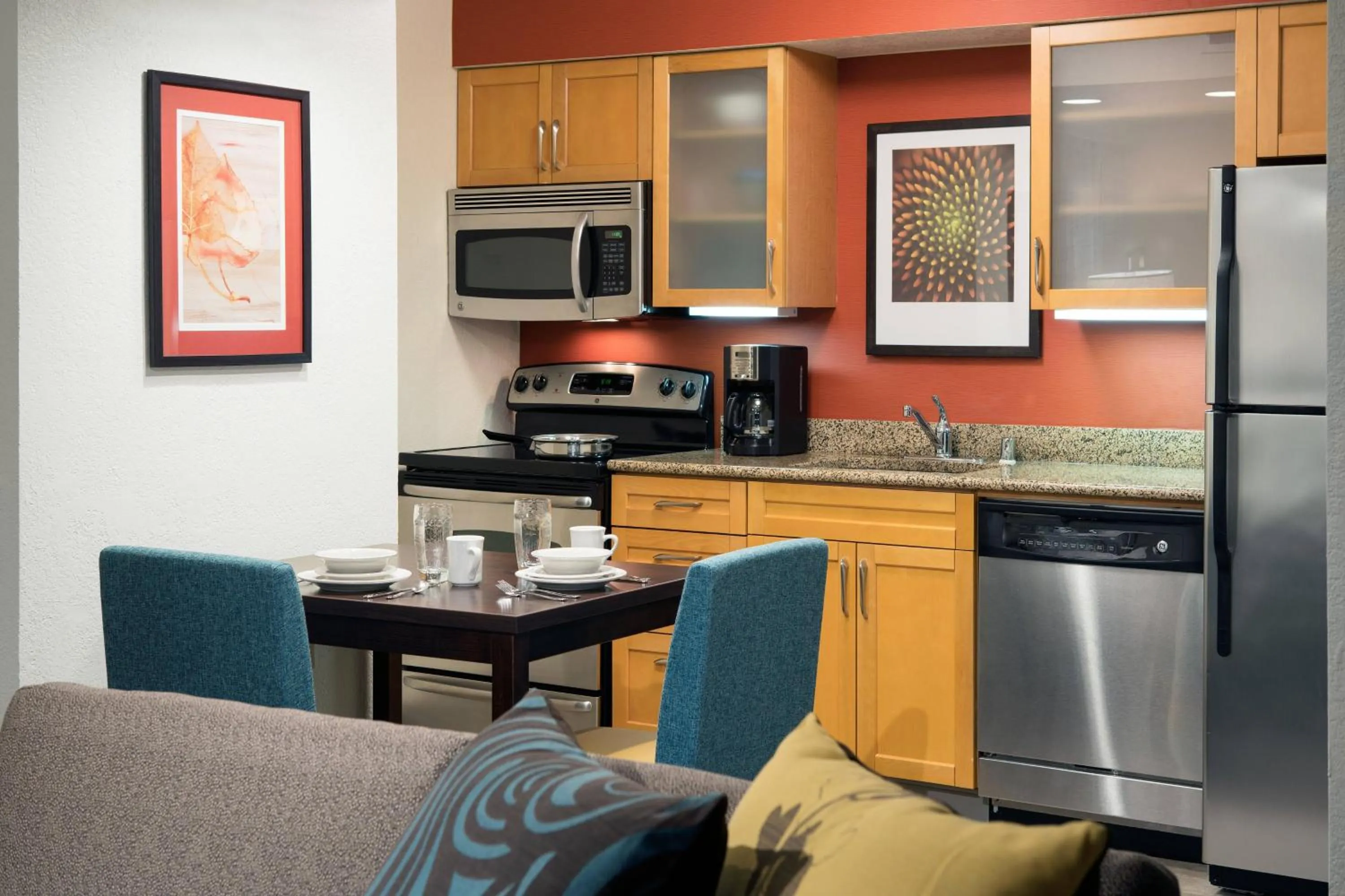 Kitchen or kitchenette in Residence Inn Costa Mesa Newport Beach