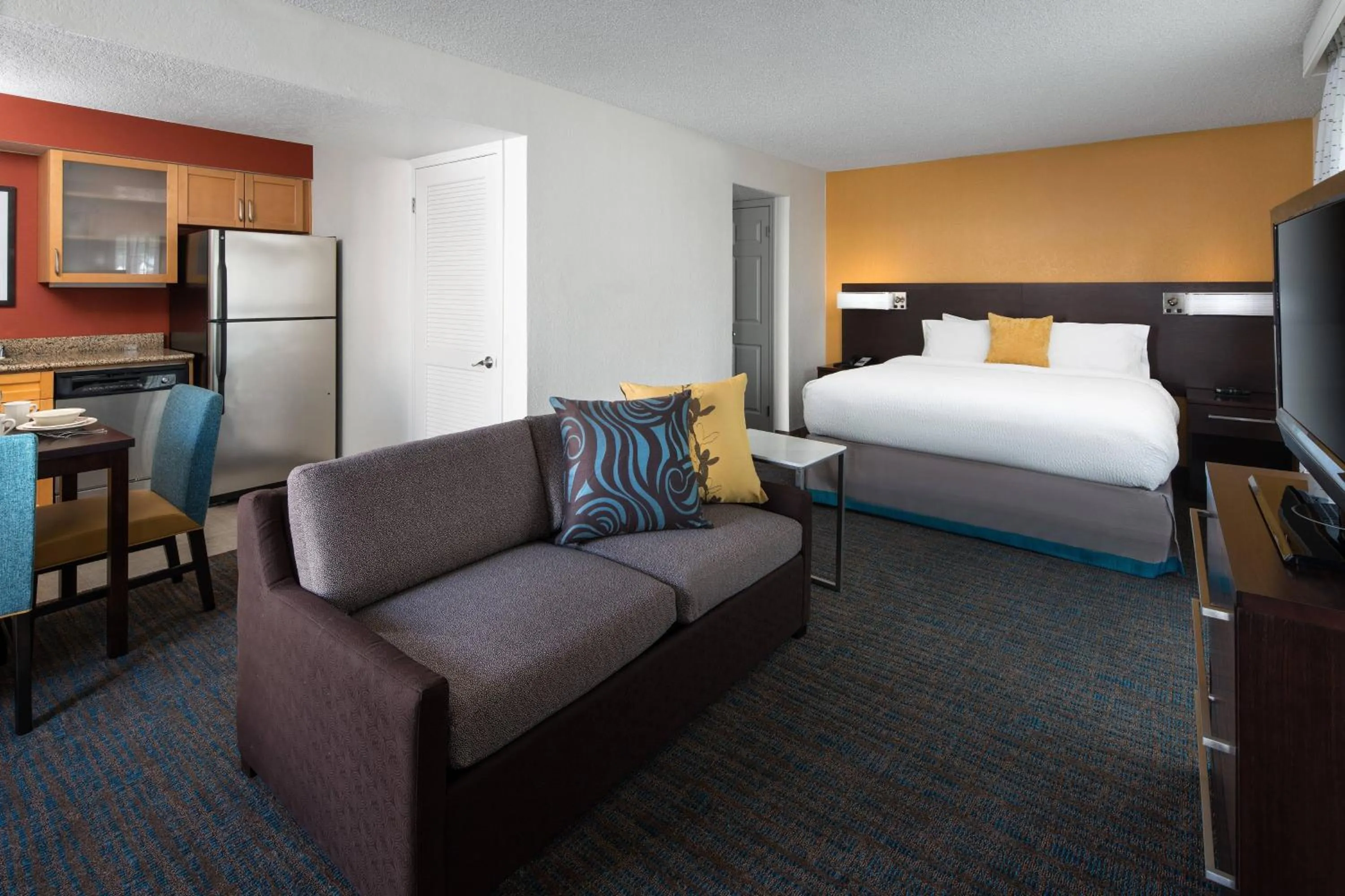 Photo of the whole room, Bed in Residence Inn Costa Mesa Newport Beach