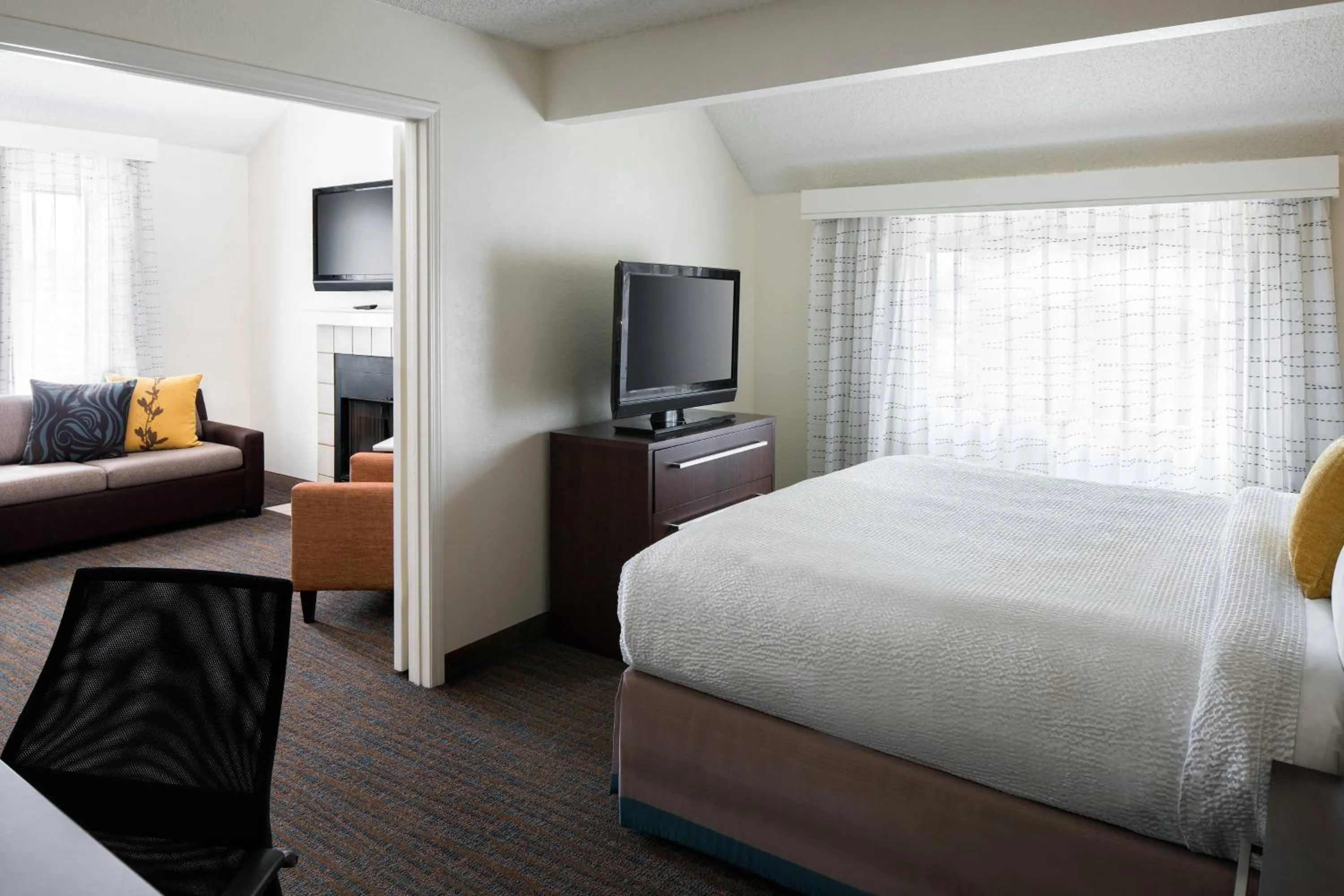 Bedroom, Bed in Residence Inn Costa Mesa Newport Beach