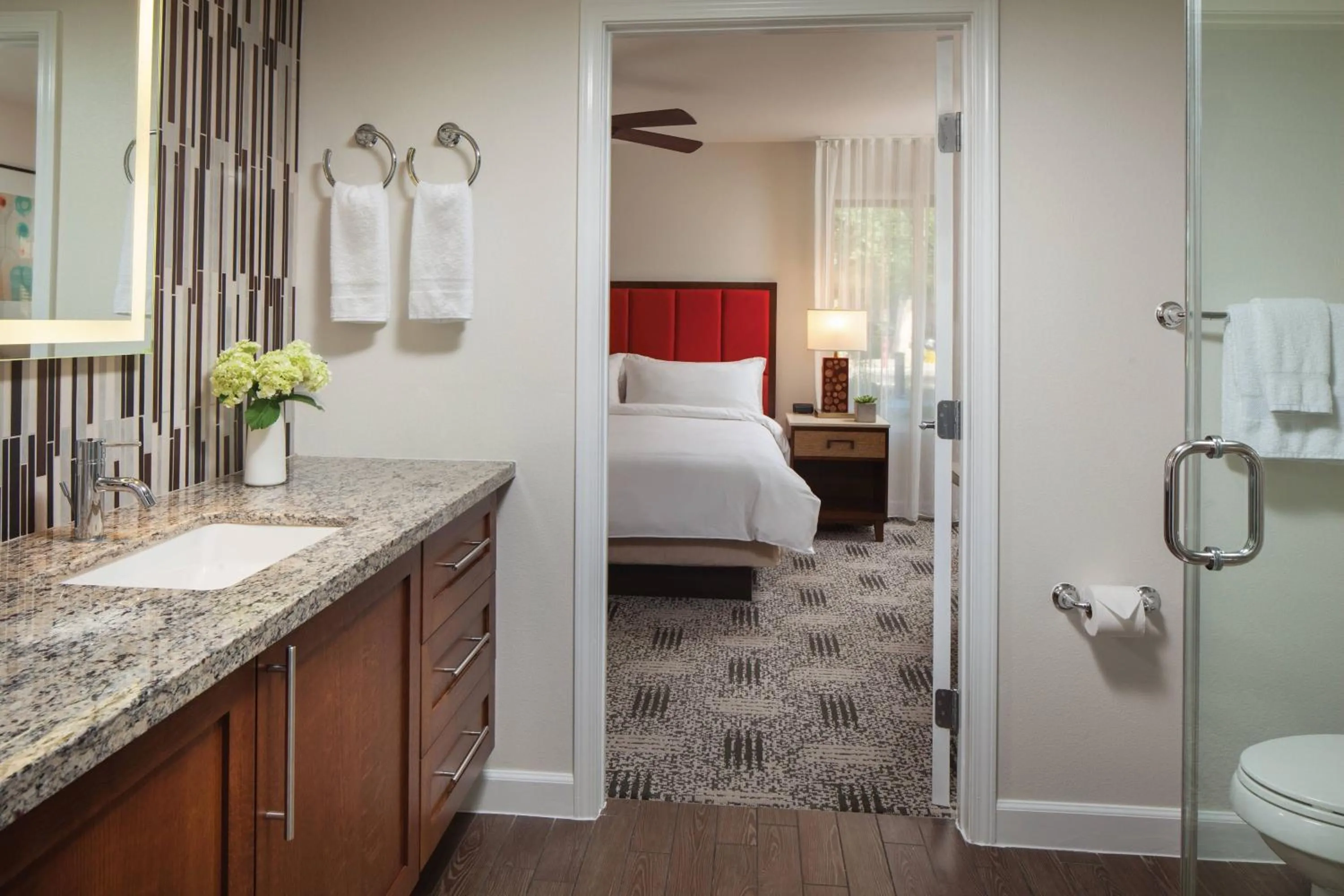 Bathroom, Bed in Marriott's Shadow Ridge II - The Enclaves