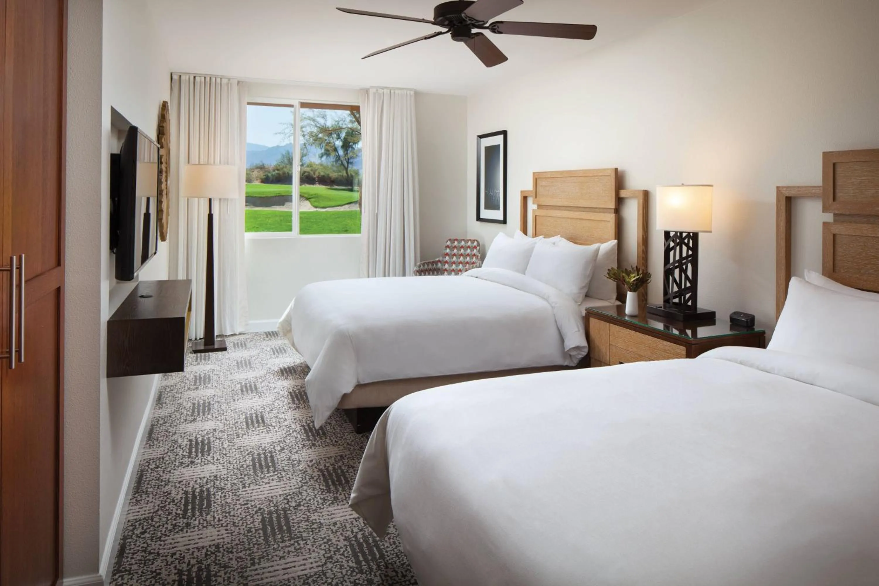Bedroom, Bed in Marriott's Shadow Ridge II - The Enclaves