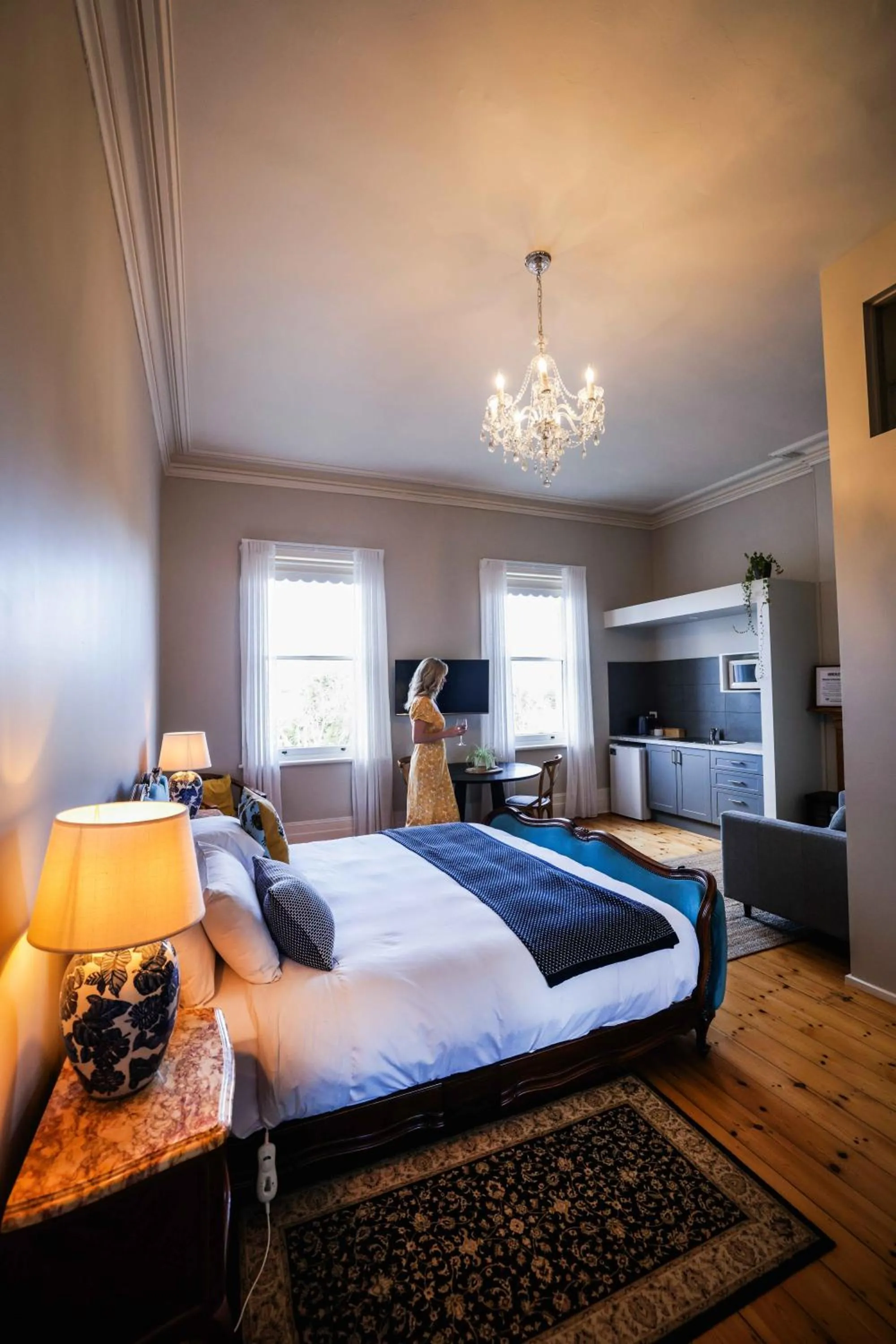 Photo of the whole room, Bed in Annesley House