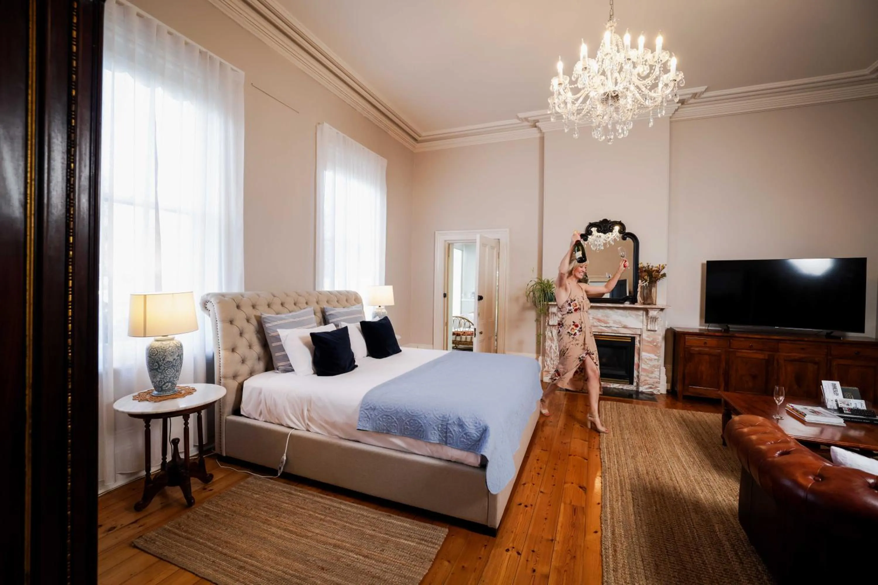 Photo of the whole room, Bed in Annesley House