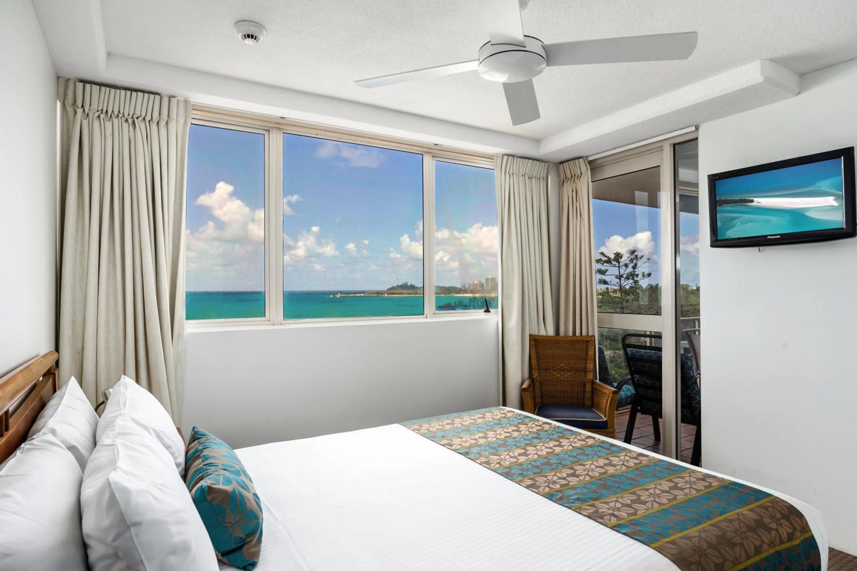 Bedroom, Bed in Sandcastles Mooloolaba