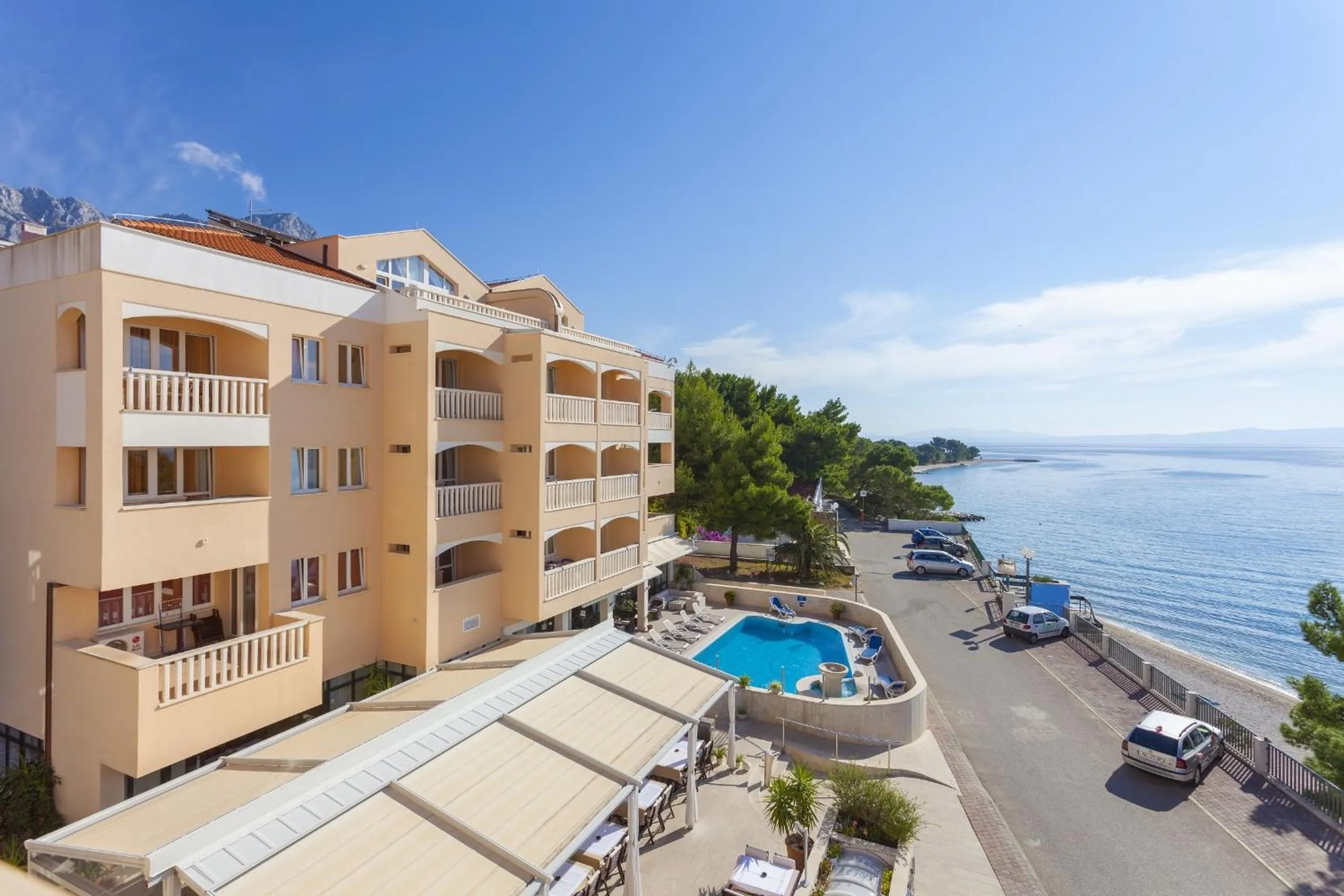 Facade/entrance in Aparthotel Milenij