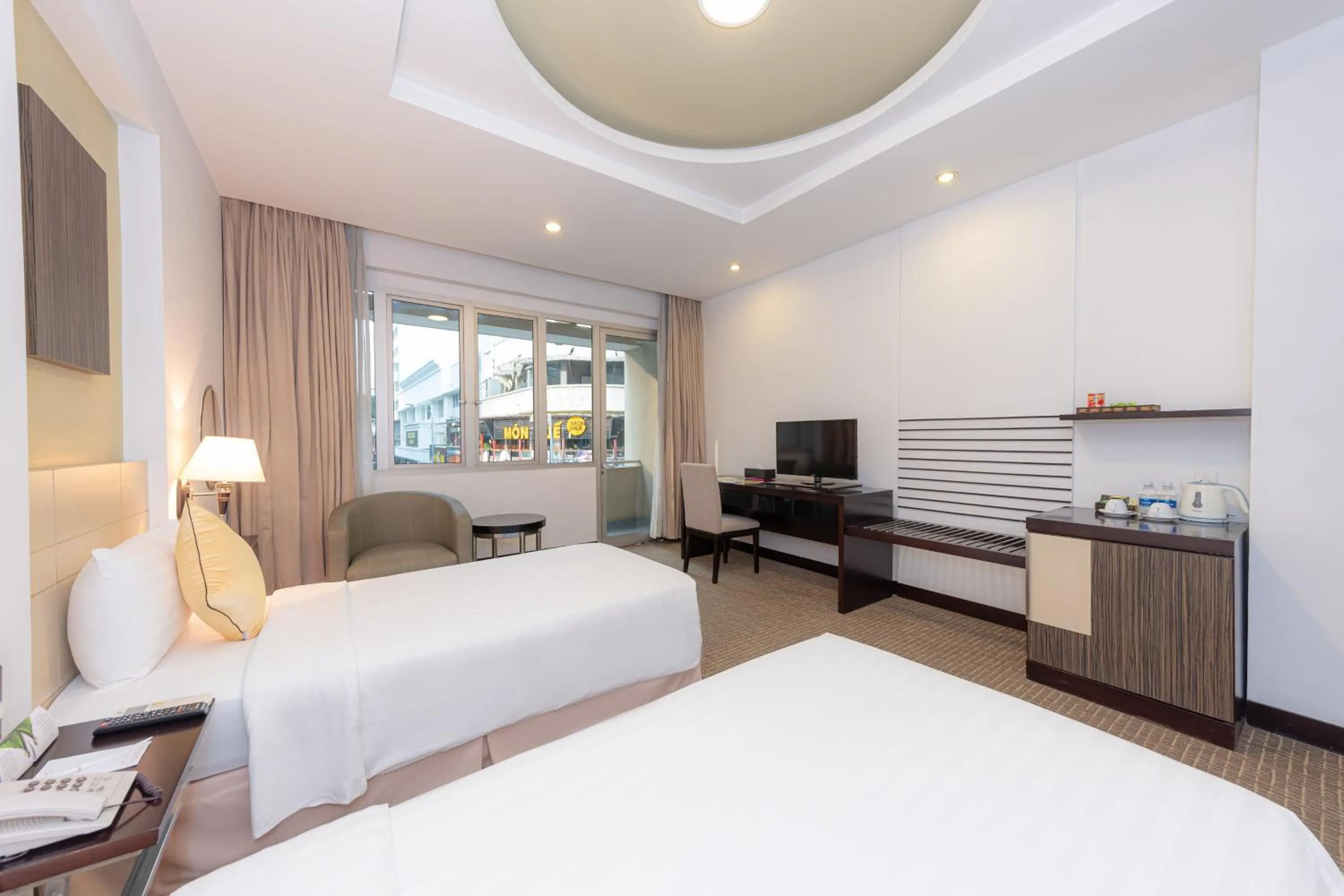 Bedroom, Bed in Bong Sen Hotel Saigon