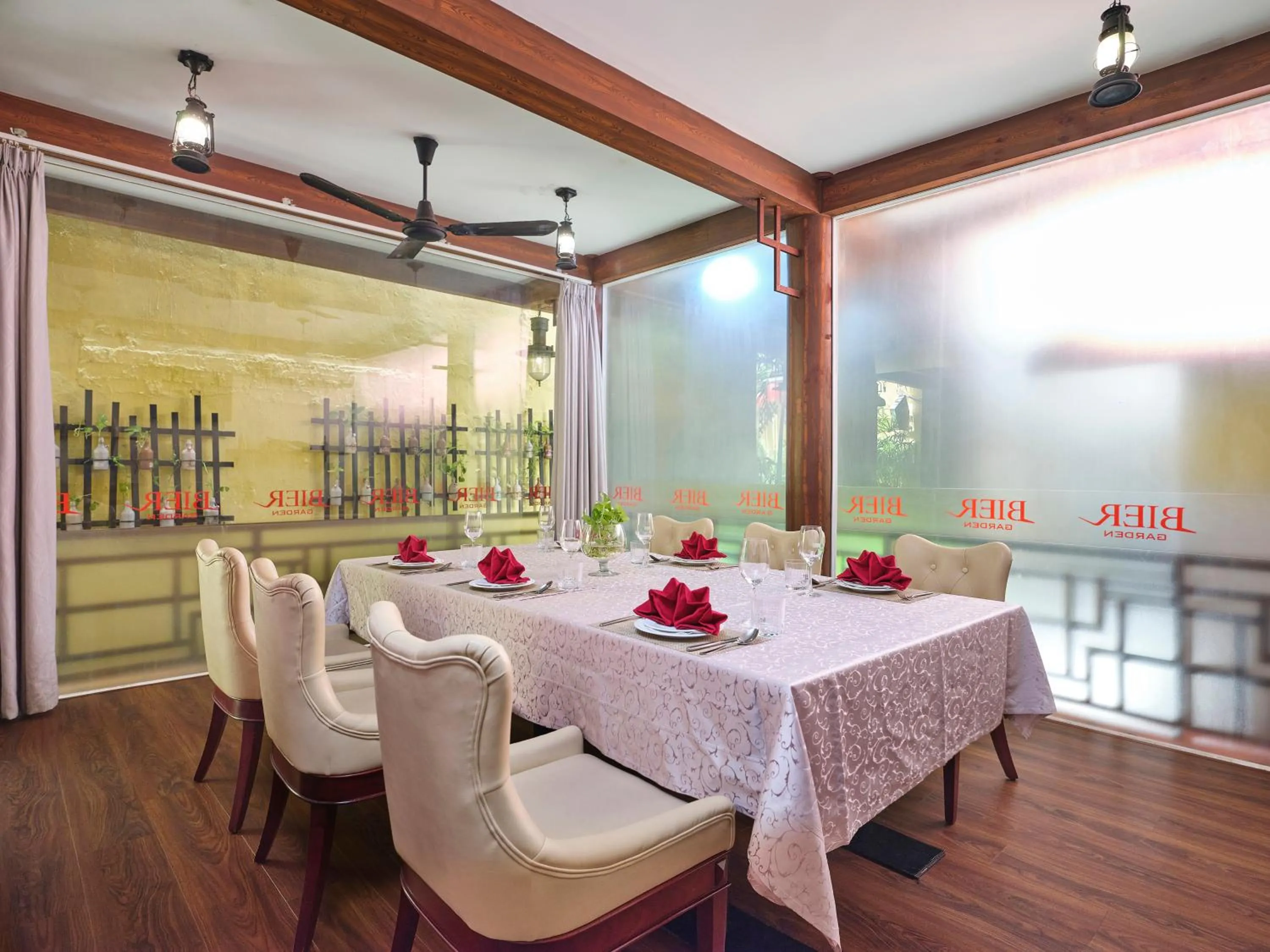 Restaurant/places to eat in Bong Sen Hotel Saigon