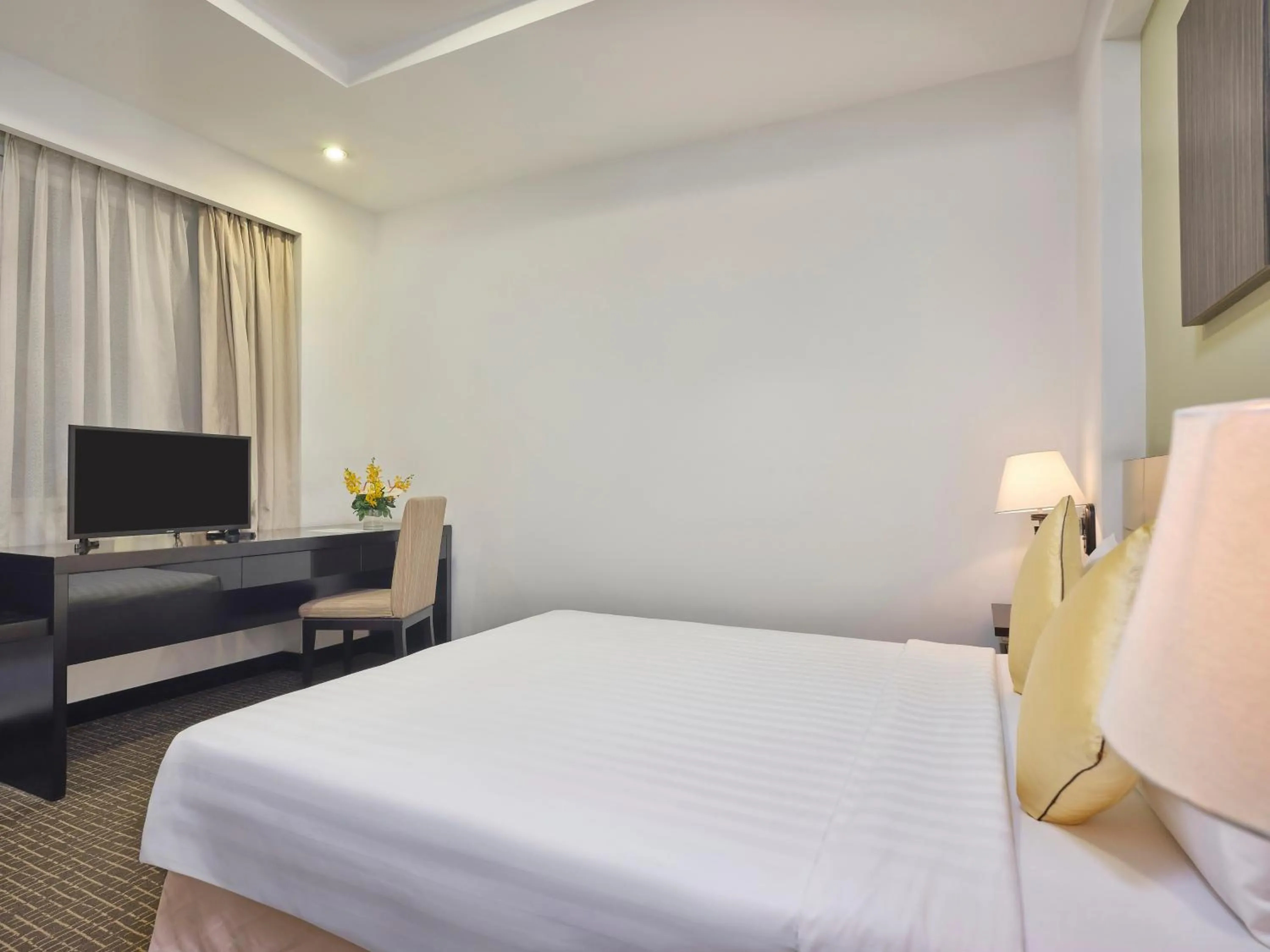 Bed in Bong Sen Hotel Saigon