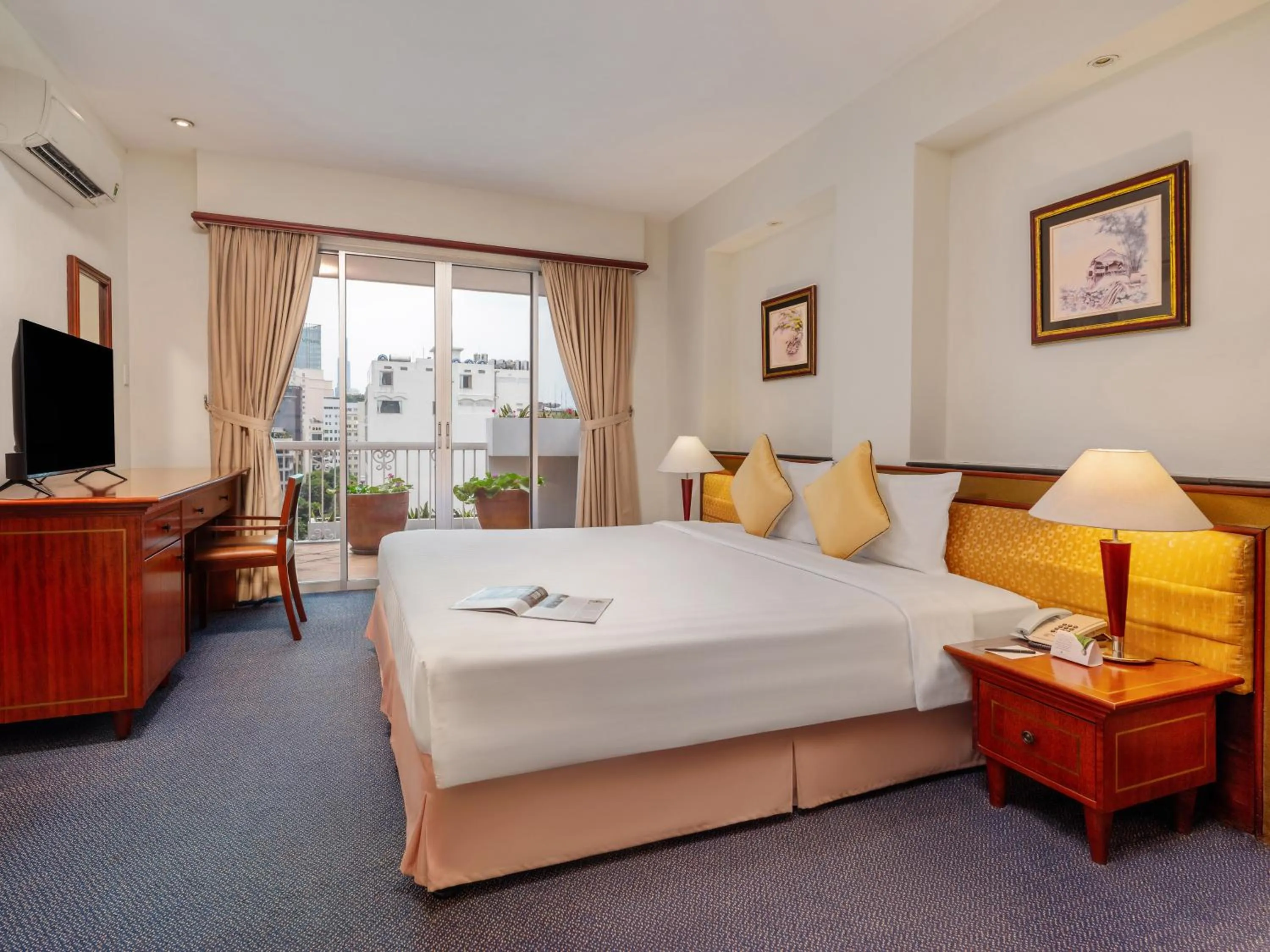 Bed in Bong Sen Hotel Saigon