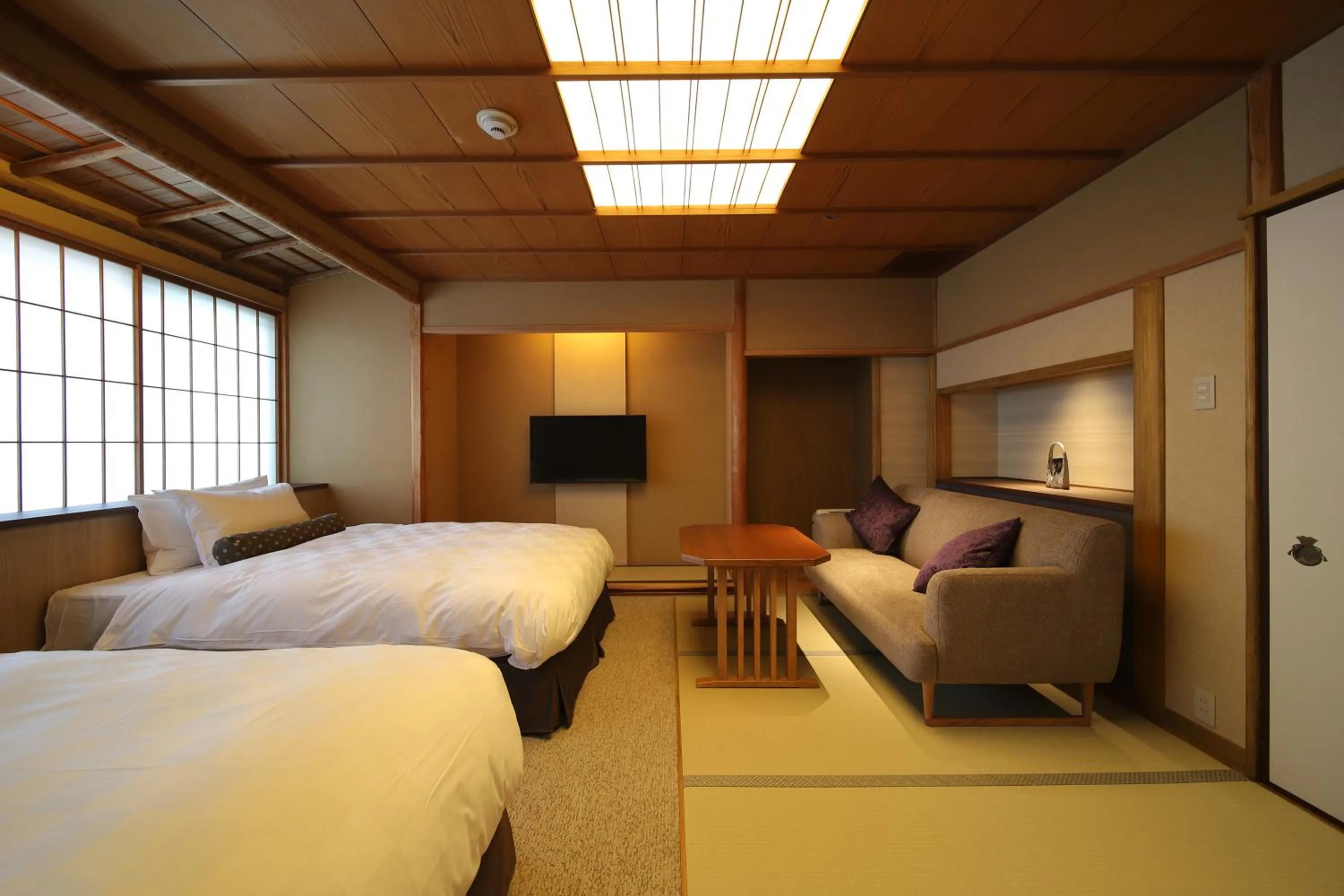 Photo of the whole room, Bed in Kyoto Ryokan SAKANOUE