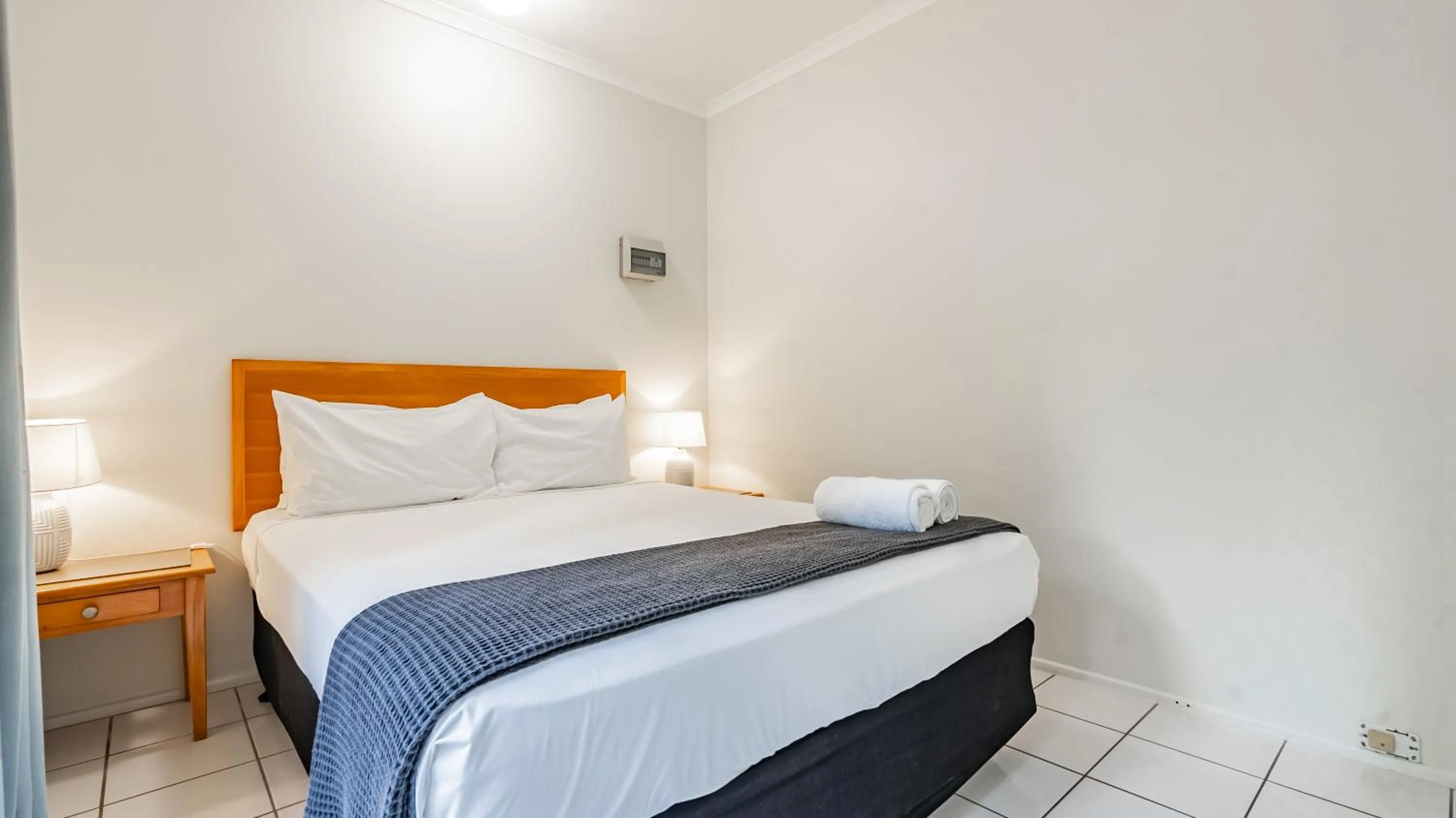 Bed in Trinity Beach Pacific