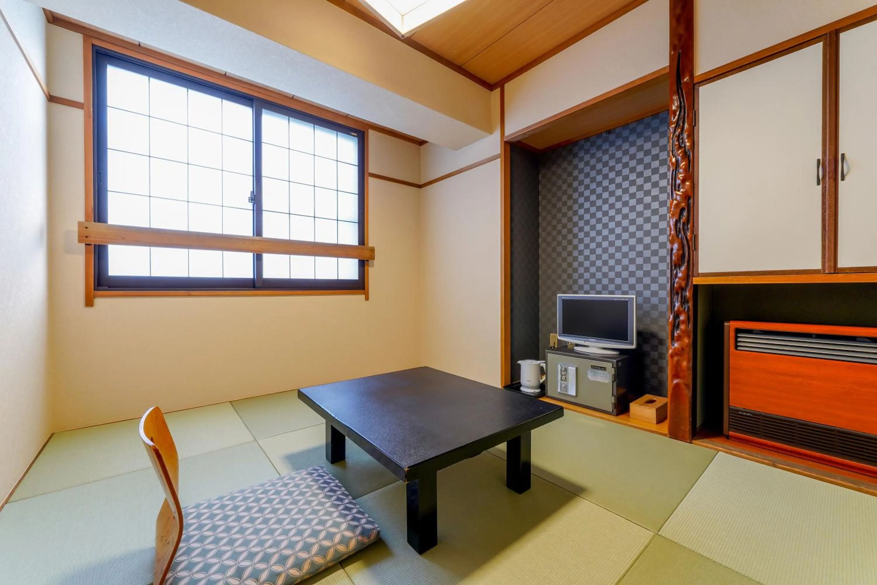 Photo of the whole room in Ryokan Wakamiya