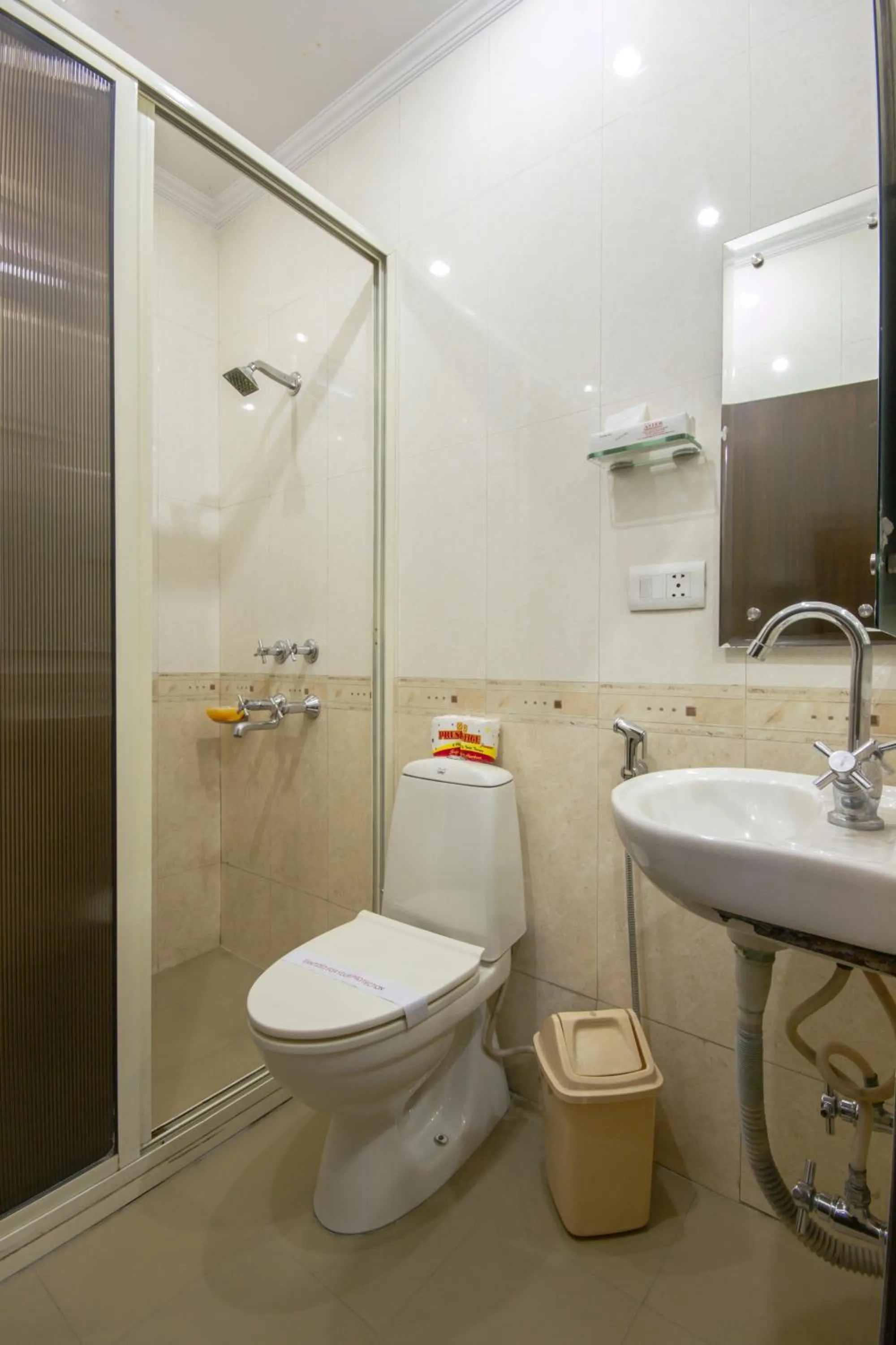 Bathroom in Hotel Aster Inn New Delhi