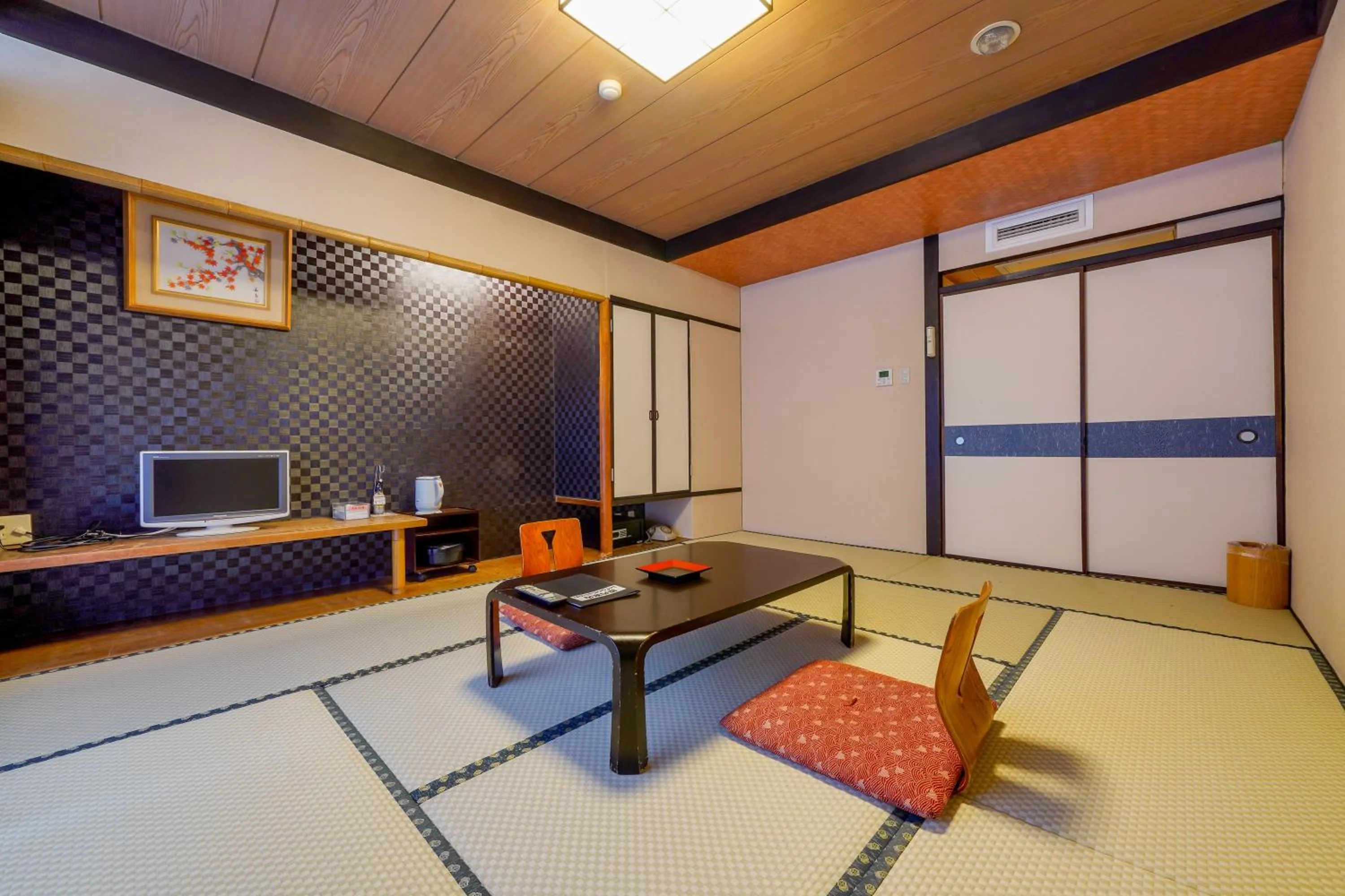 Photo of the whole room in Ryokan Sanoya