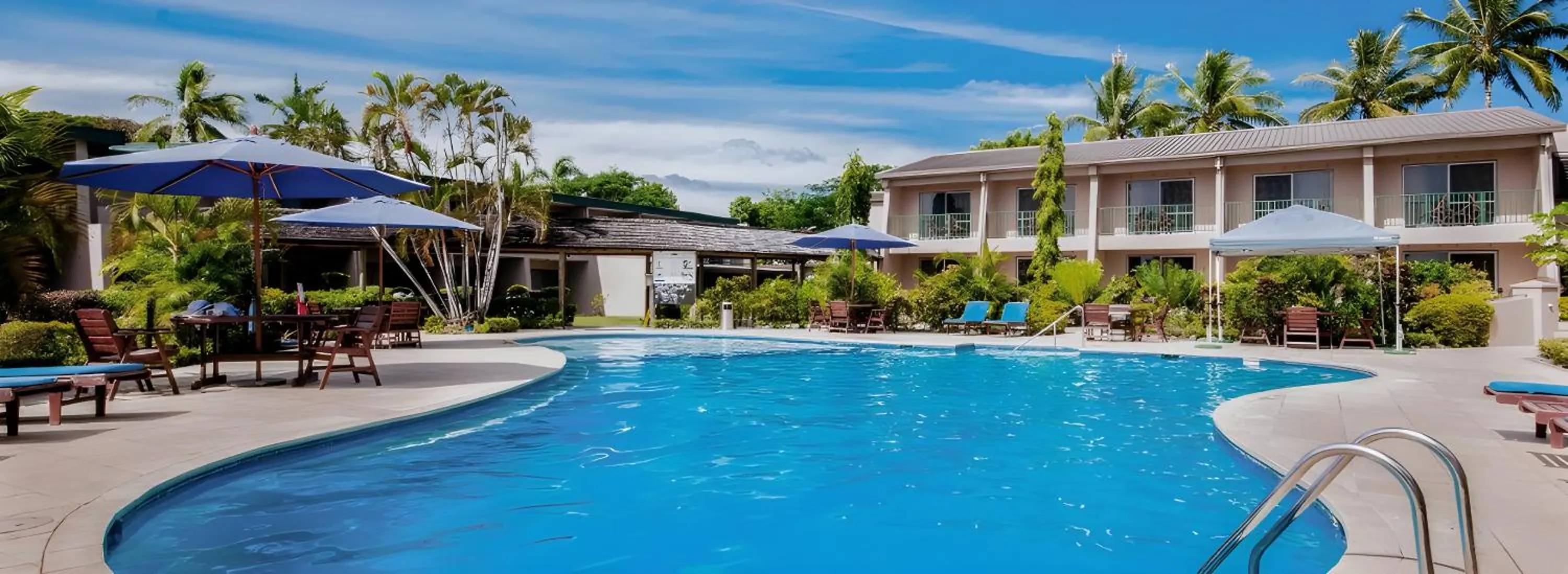 Swimming pool in Tanoa Waterfront Hotel