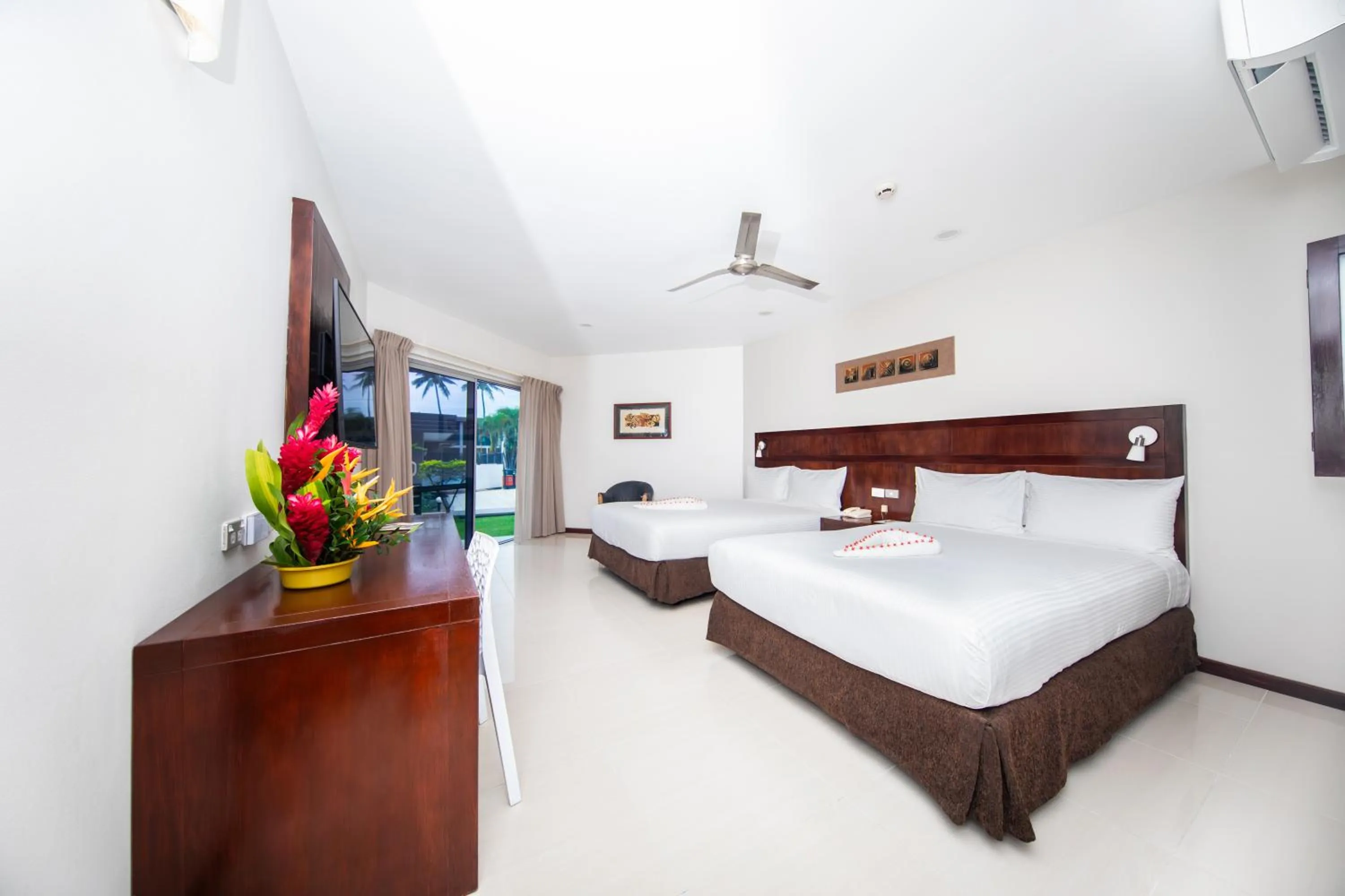 Guests, Bed in Tanoa Waterfront Hotel